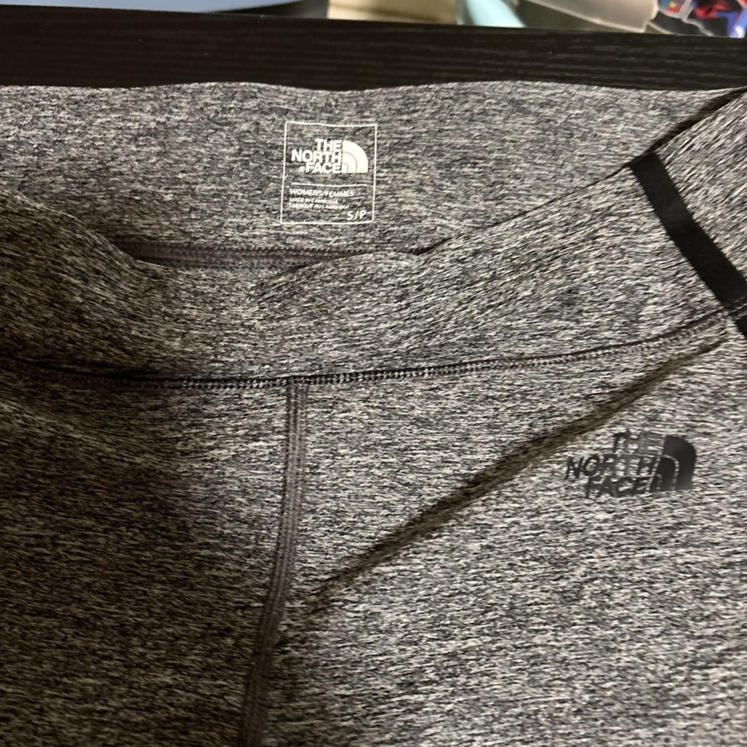 THE NORTH FACE  Legging Asphalt Gray/black Women’s Small