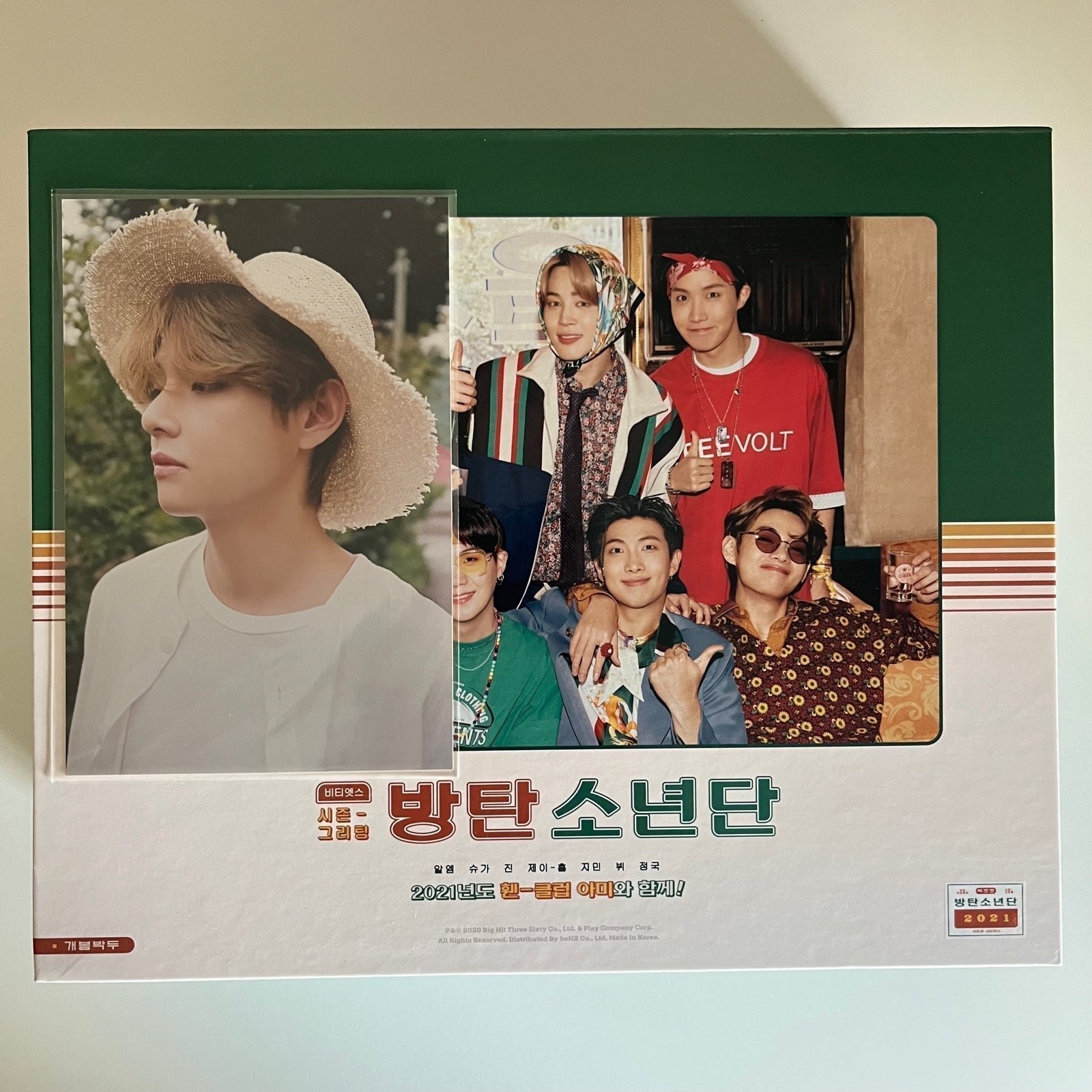 BTS Season’s Greetings 2021 + V Live Photo