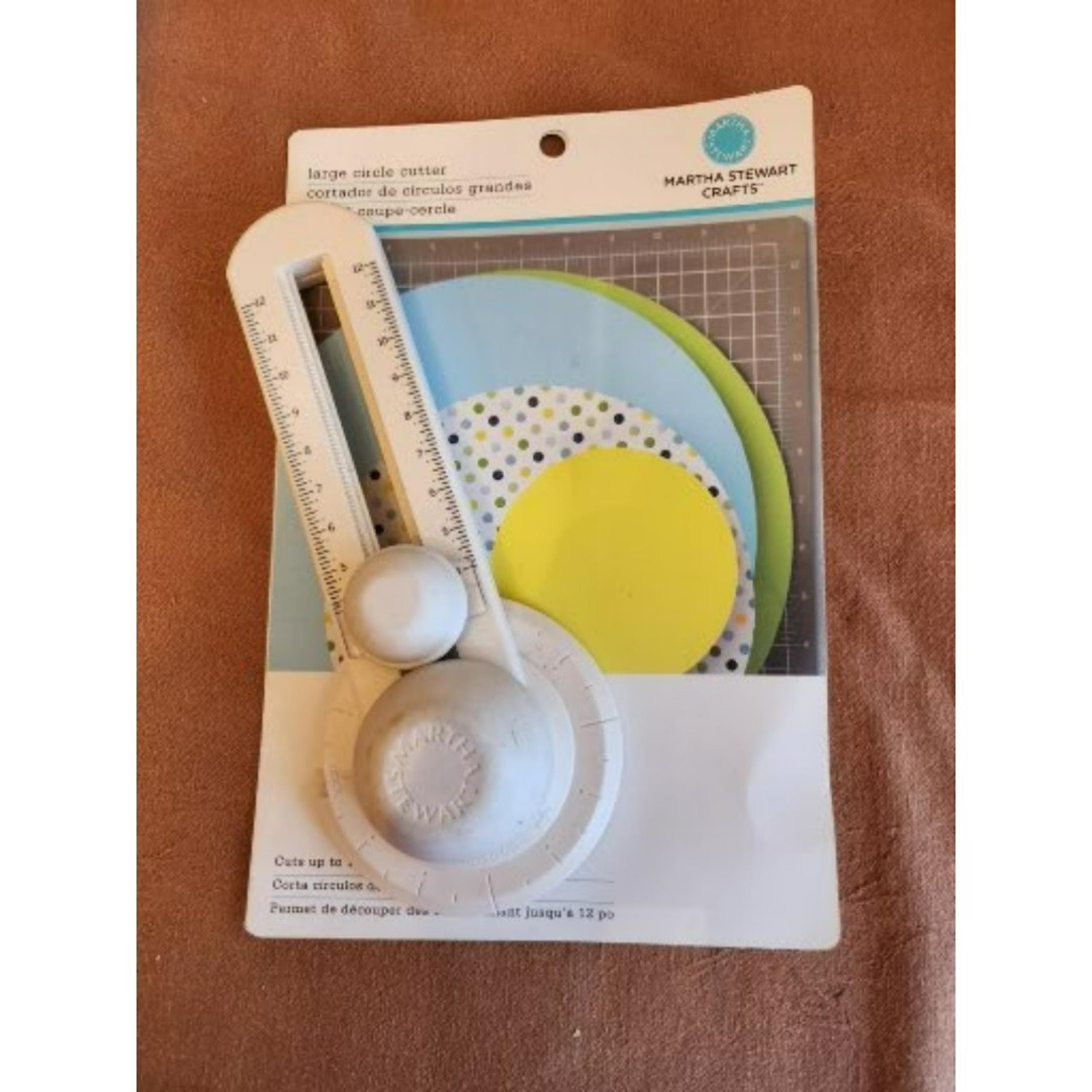 Martha Stewart Circle Cutter B40