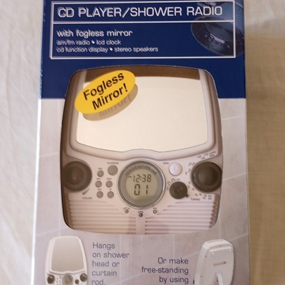 CD PLAYER /SHOWER RADIO WITH FOGLESS MIRROR
