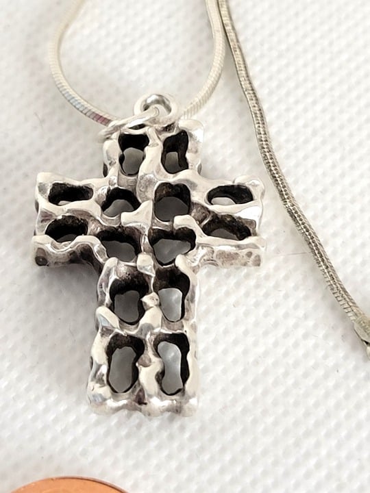 Artisan Cross 925 Sterling Silver Signed Cut Out 24 Snake Italy 20 gr 1.75 Drp