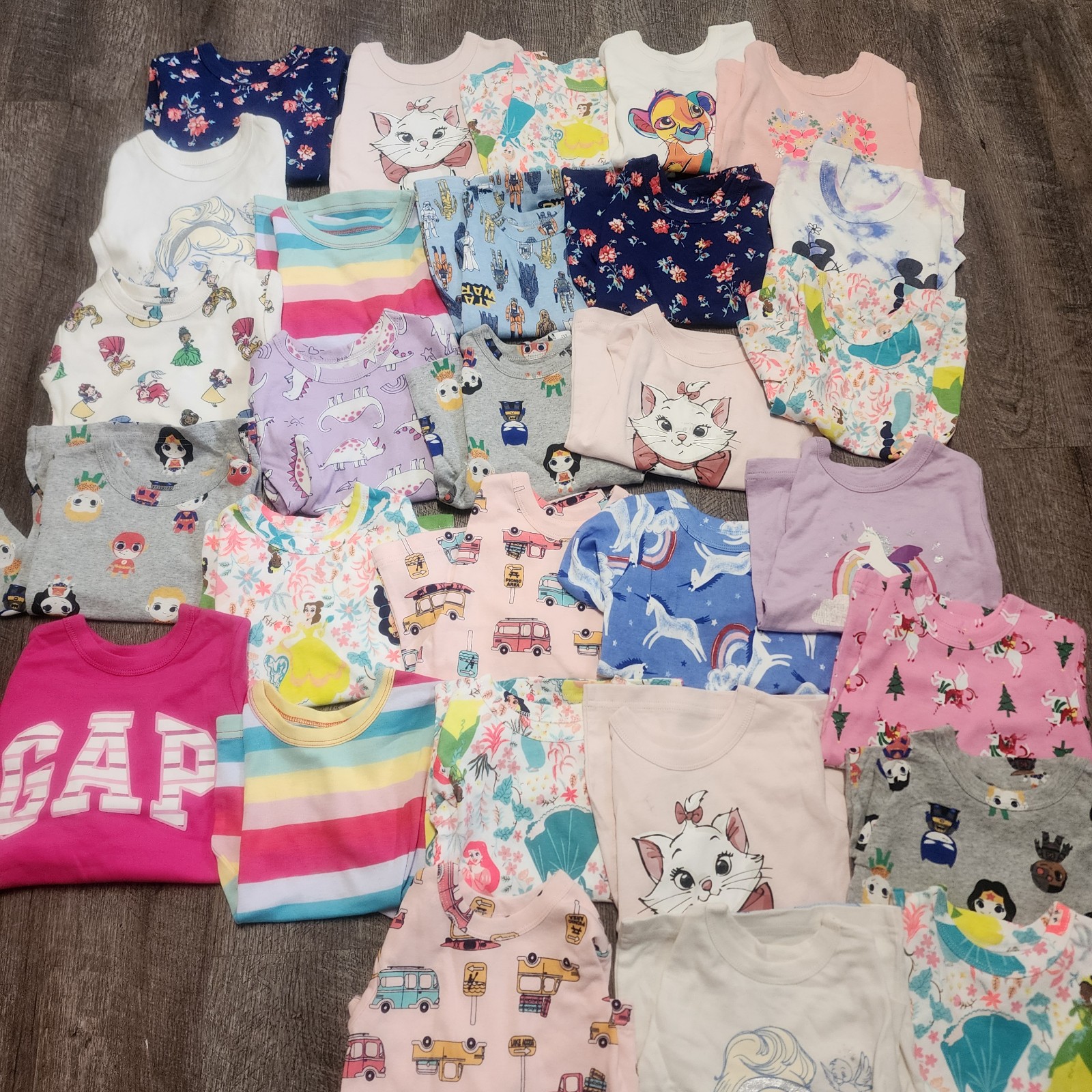 29 piece long sleeve 2t baby gap lot (new)