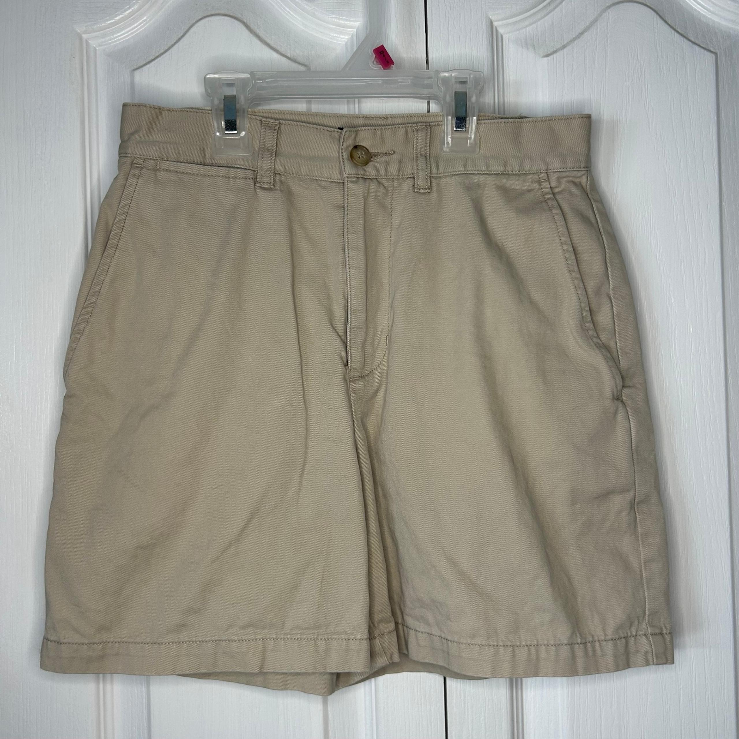 The limited women’s khaki Chino shorts with pocket size 4