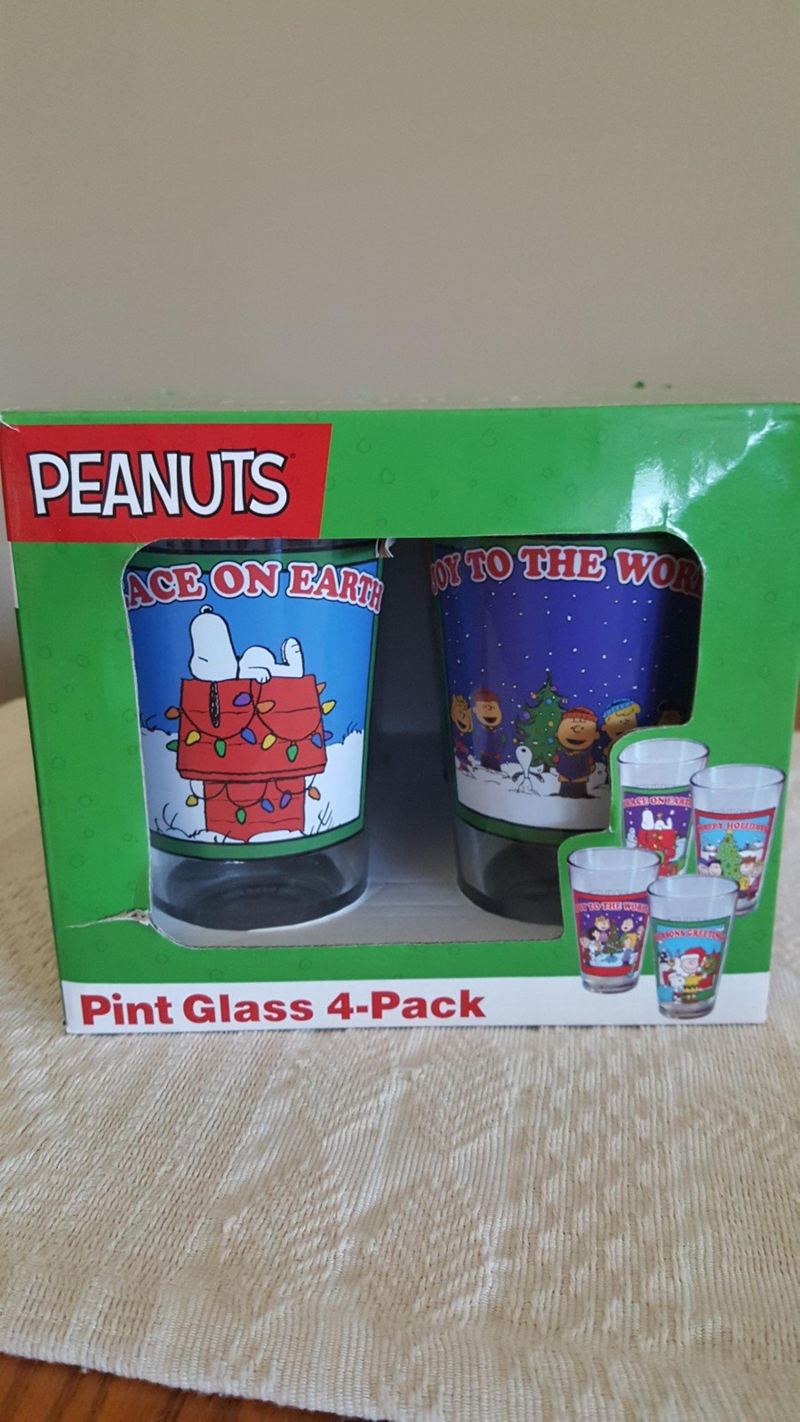 PEANUTS CHRISTMAS HOLIDAY PINT GLASSES SNOOPY CHARLIE BROWN