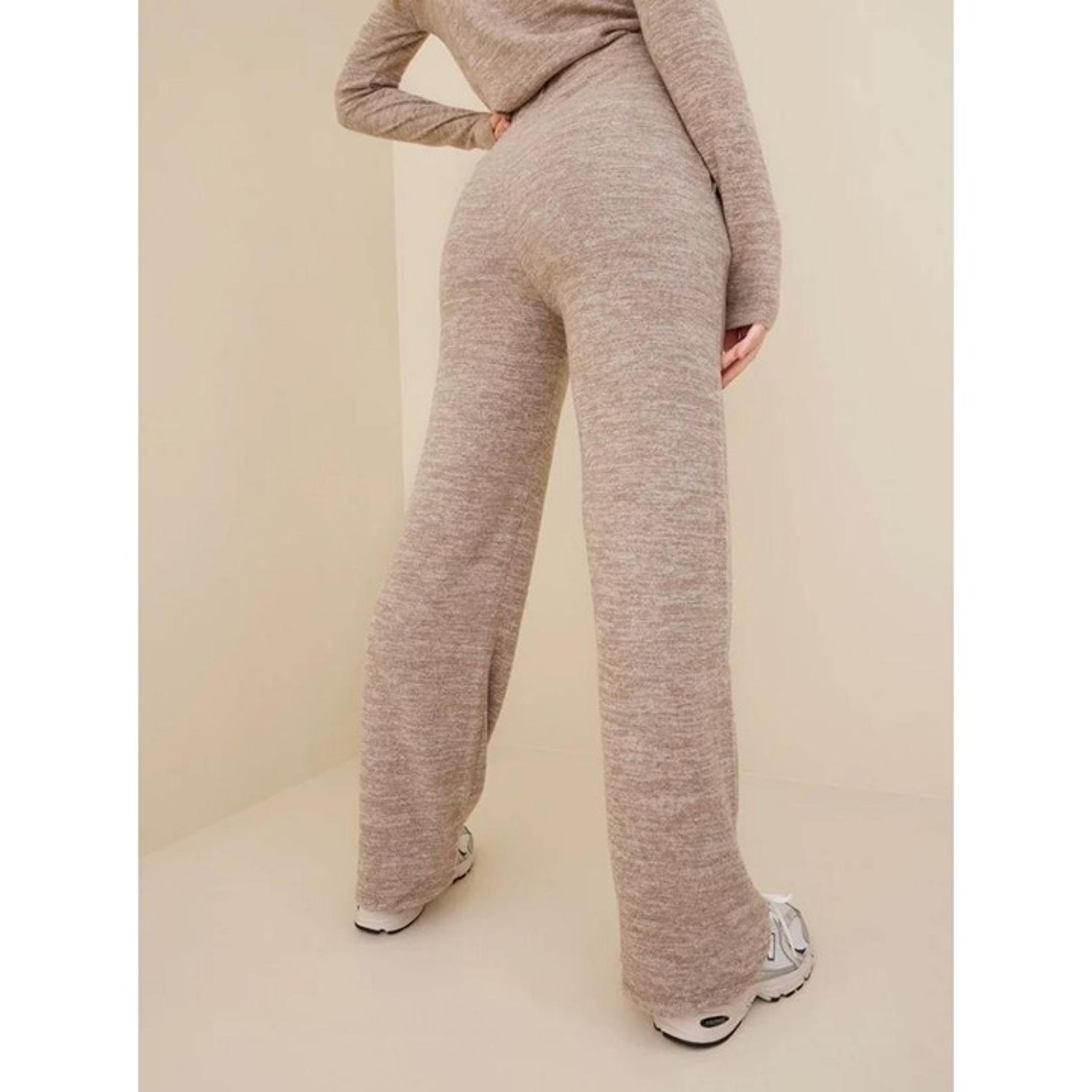 Vero Moda High Waist Wide Leg knitted pants BF Size L Brown