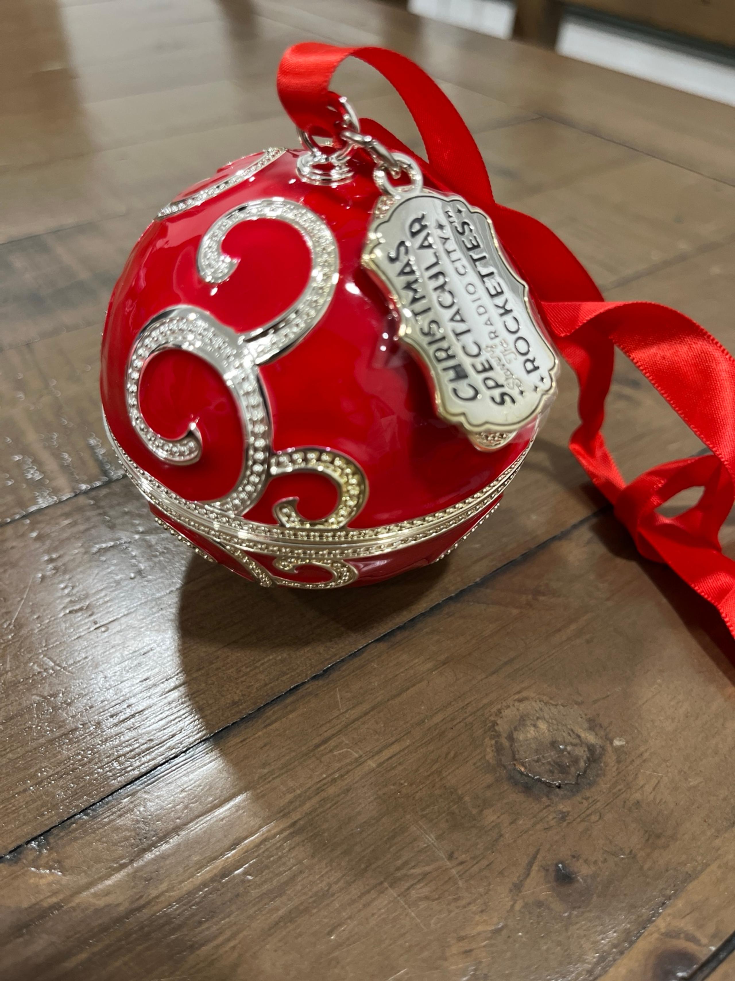 PANDORA Limited Edition Ornament Christmas Spectacular 2017 Rockets Red
