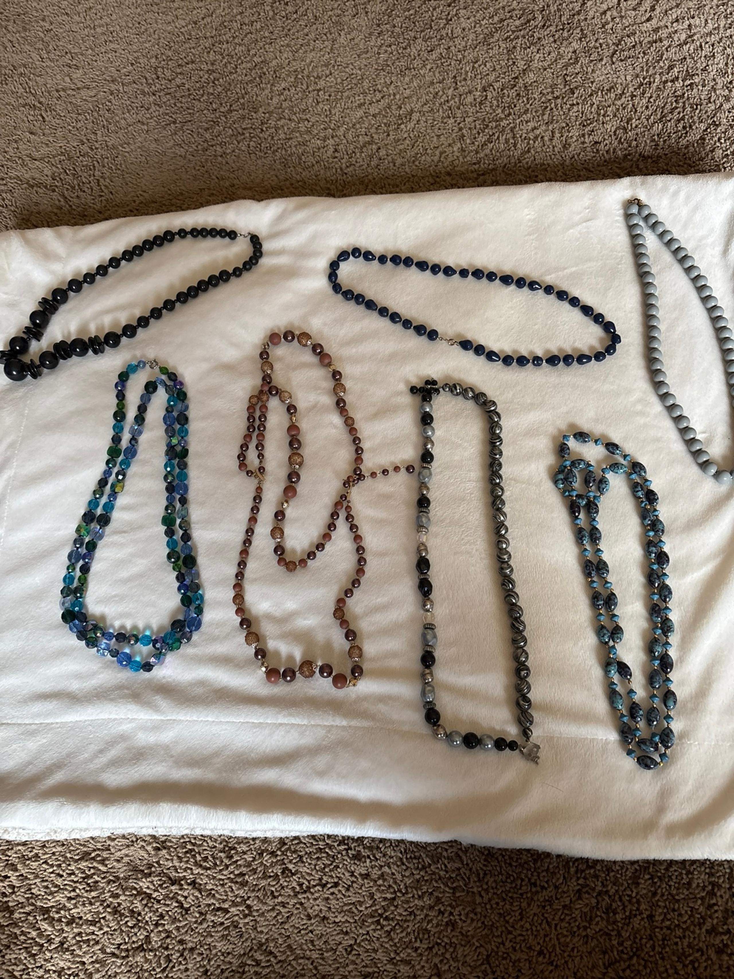 Lot is for all 7 necklaces women’s