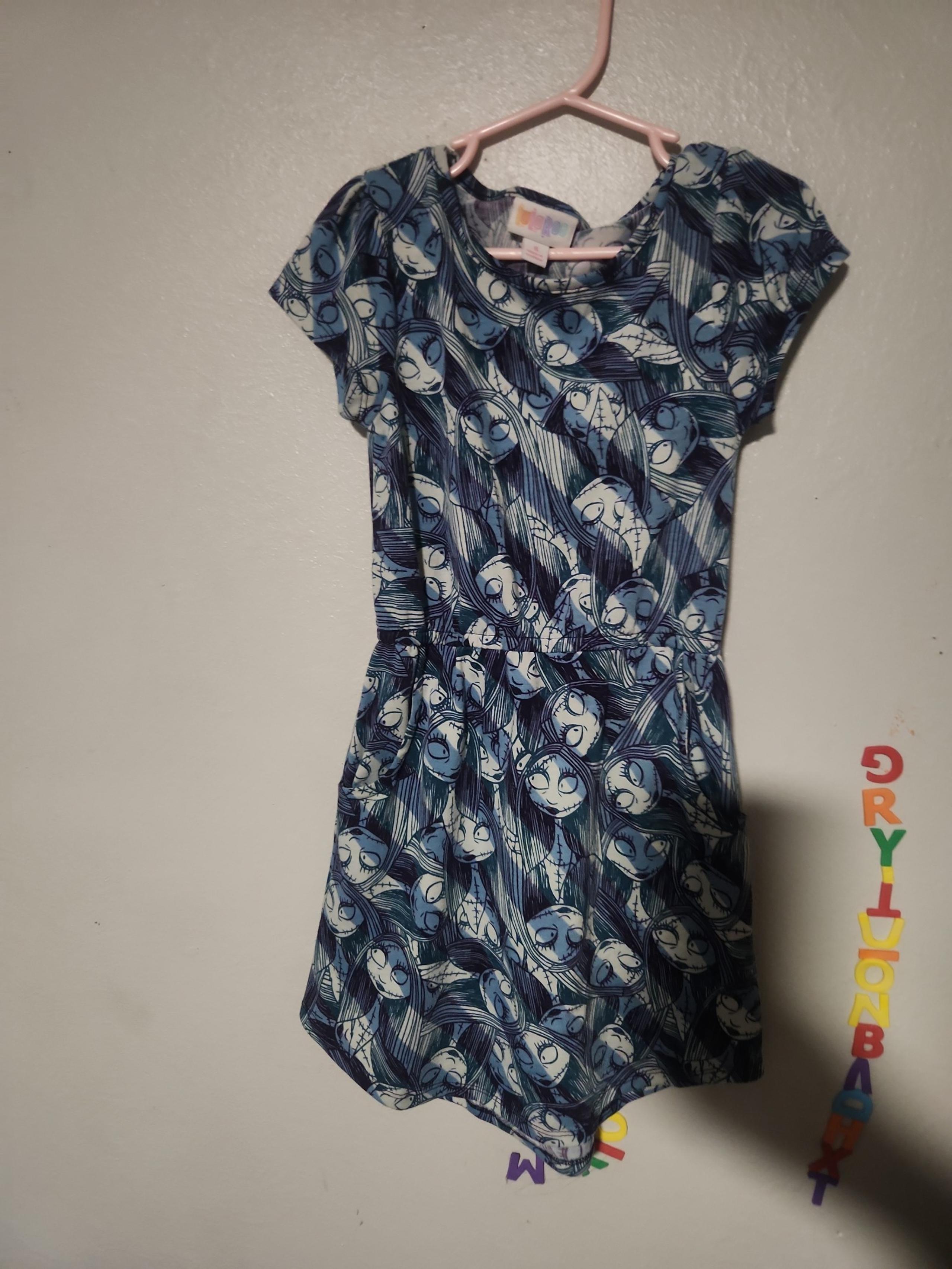 Girls dress