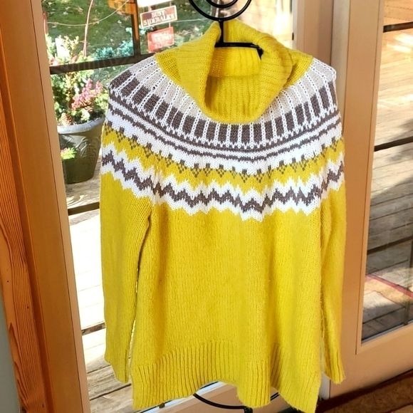 Loft Turtleneck Yellow Notched Sides Chunky Knit Fair Isles Warm Sz. L Sweater