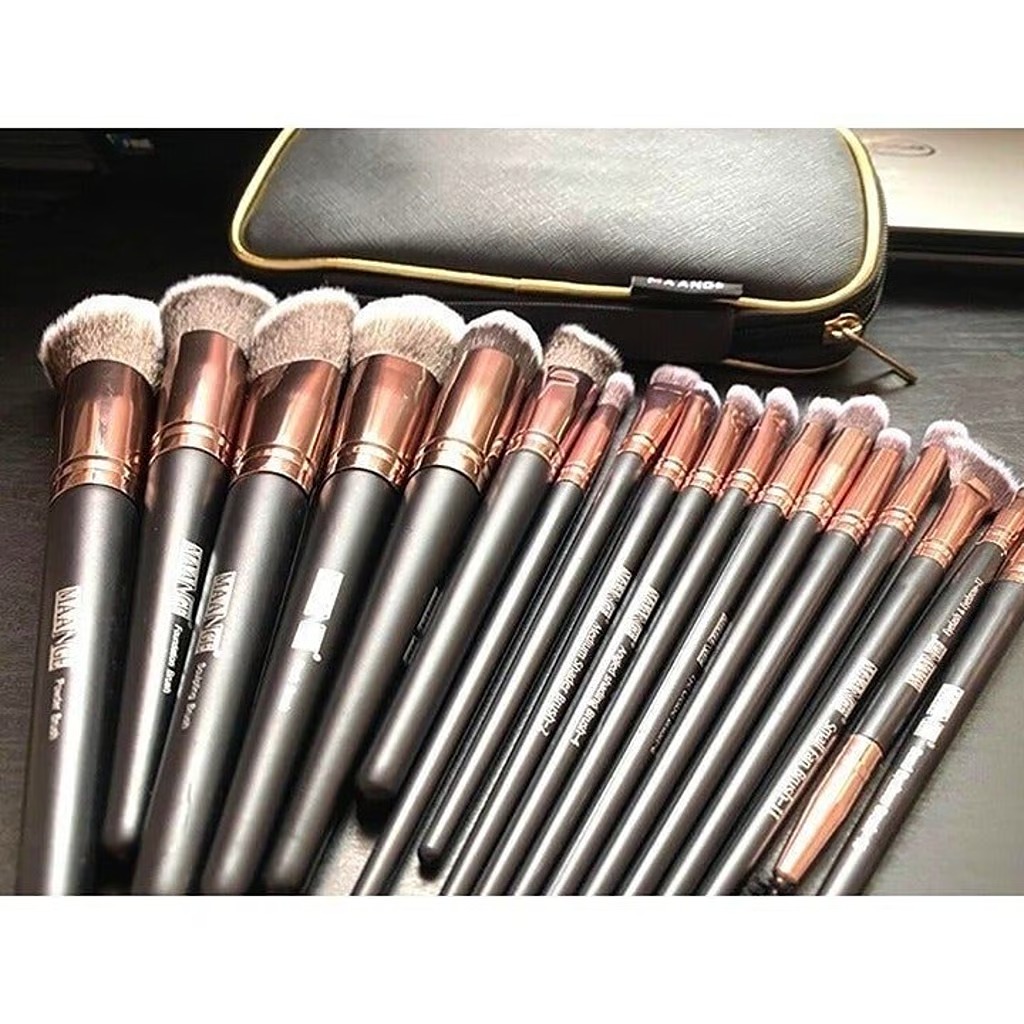 Makeup Brushes 18 Pcs Professional Premium Synthetic Makeup Brush Set with Case