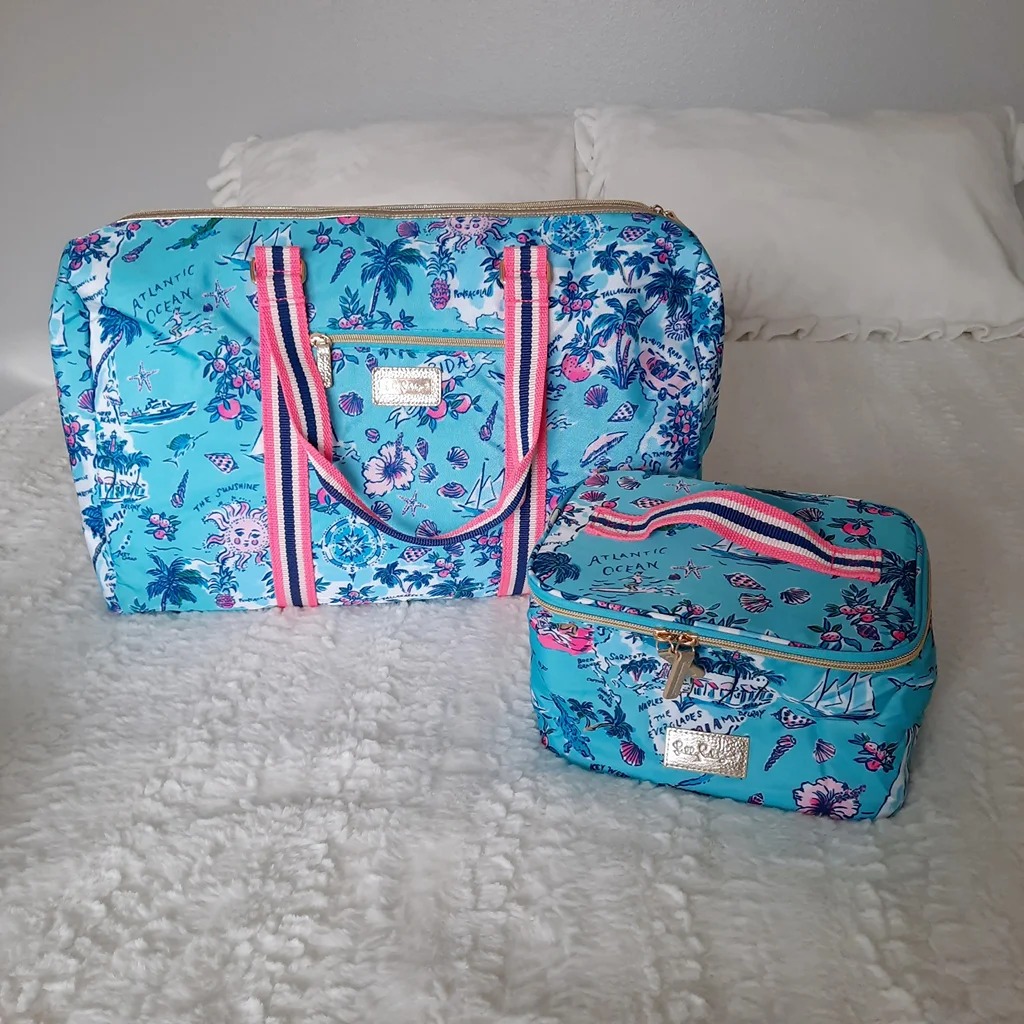 NEW Lilly Pulitzer Overnight Getaway & Cosmetc Case Amalfi Blue Lillys Roadtrip