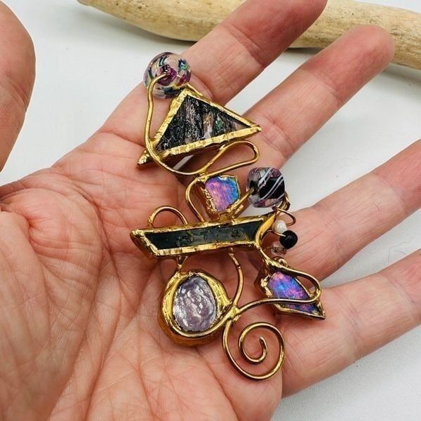Vintage Artsy Glass gold Wired Pendant