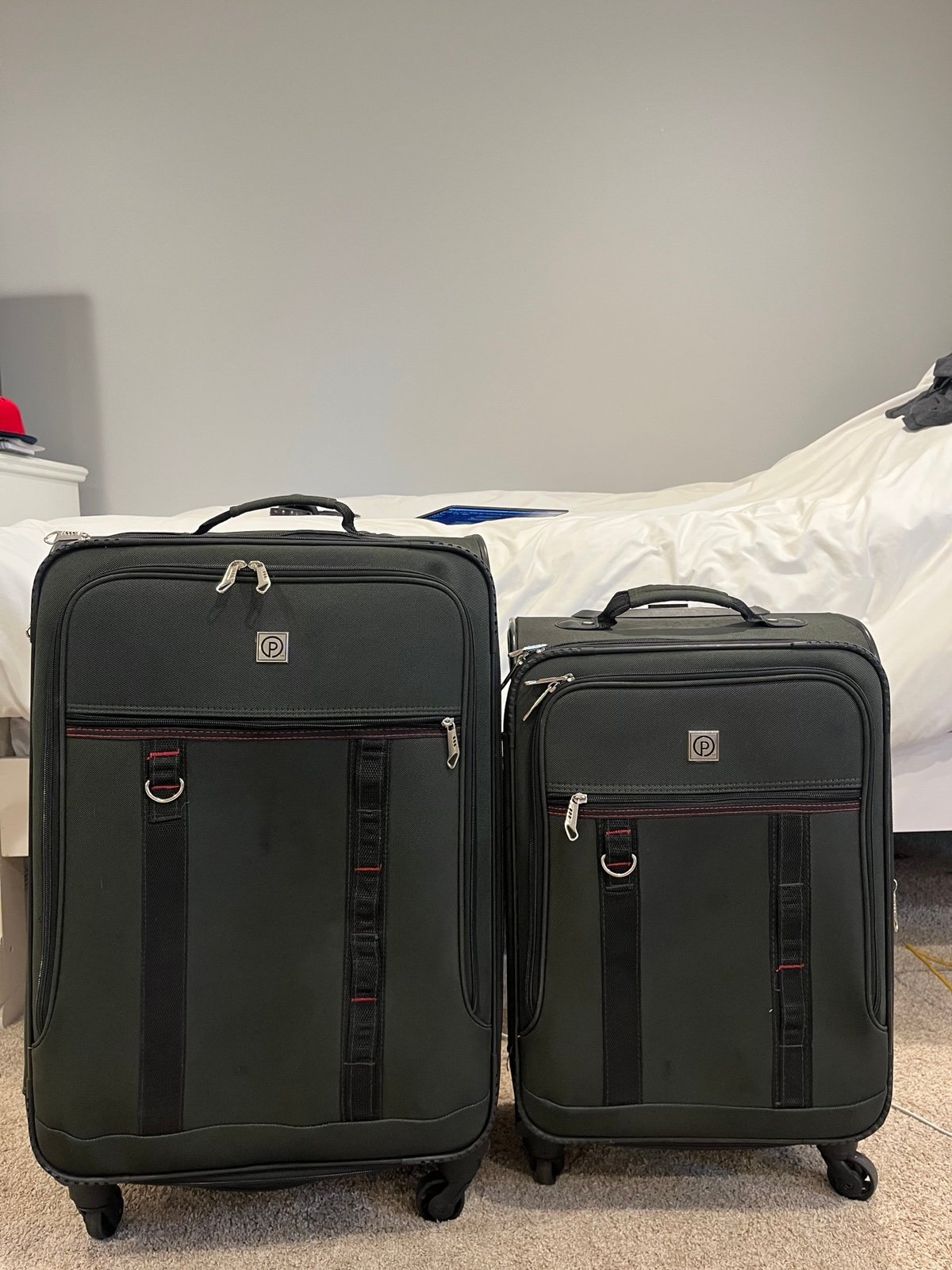 2 Set Travel Luggage - Carry On + Medium size