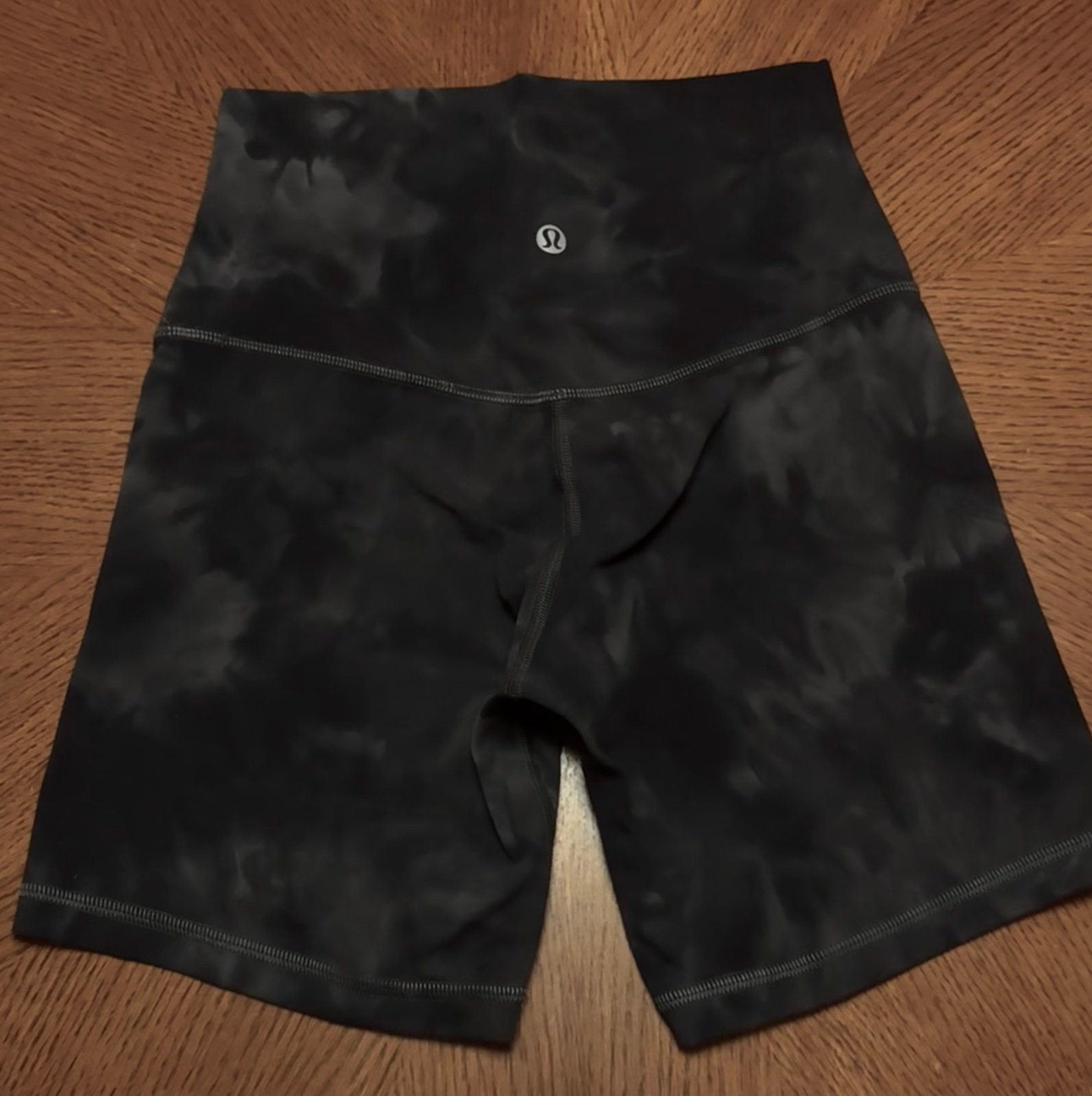 Lululemon Align High-Rise Short 6” in diamond dye pitch grey graphite grey