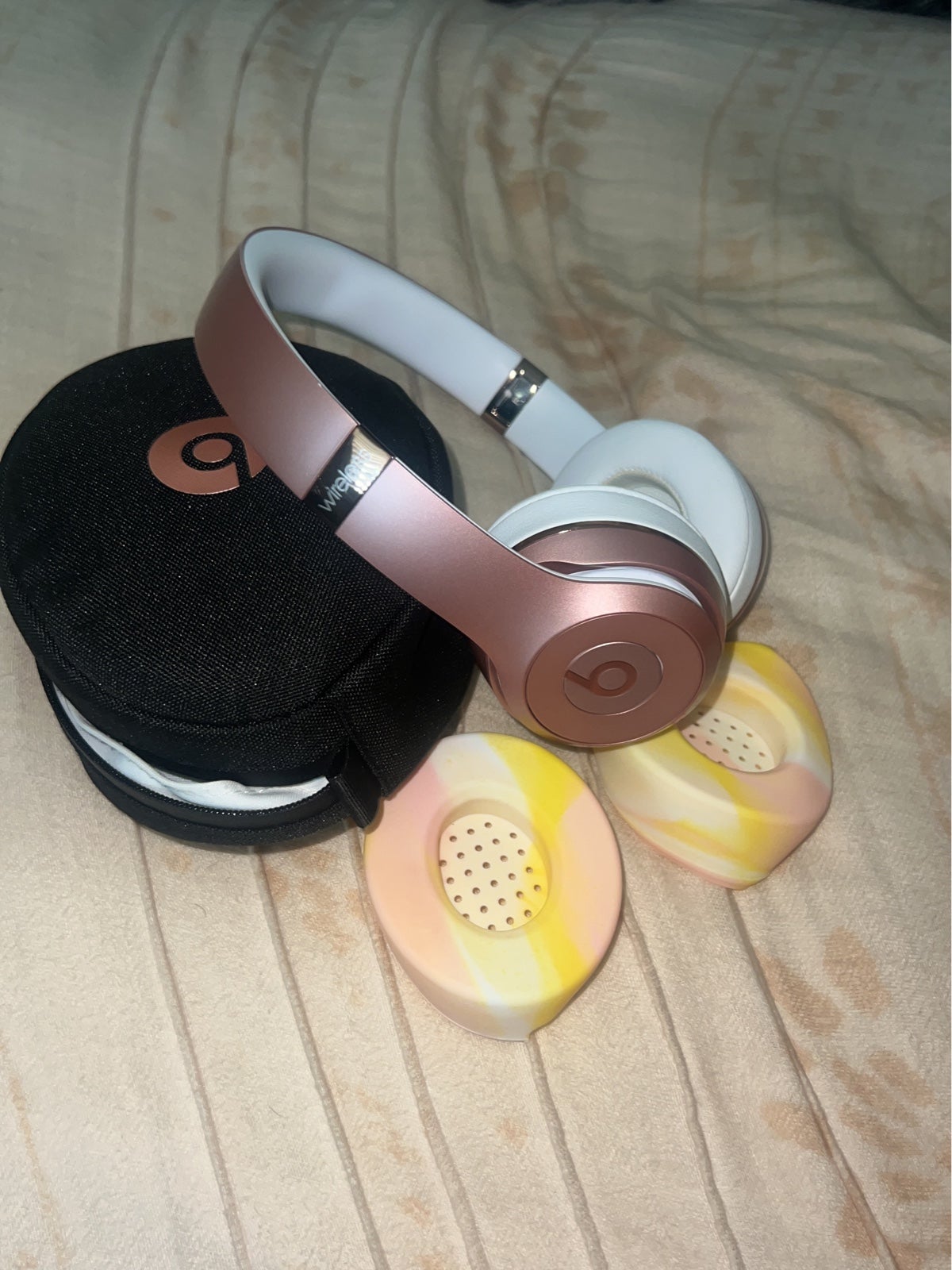 Beats by Dr. Dre Beats Solo³ Wireless in Rose Gold