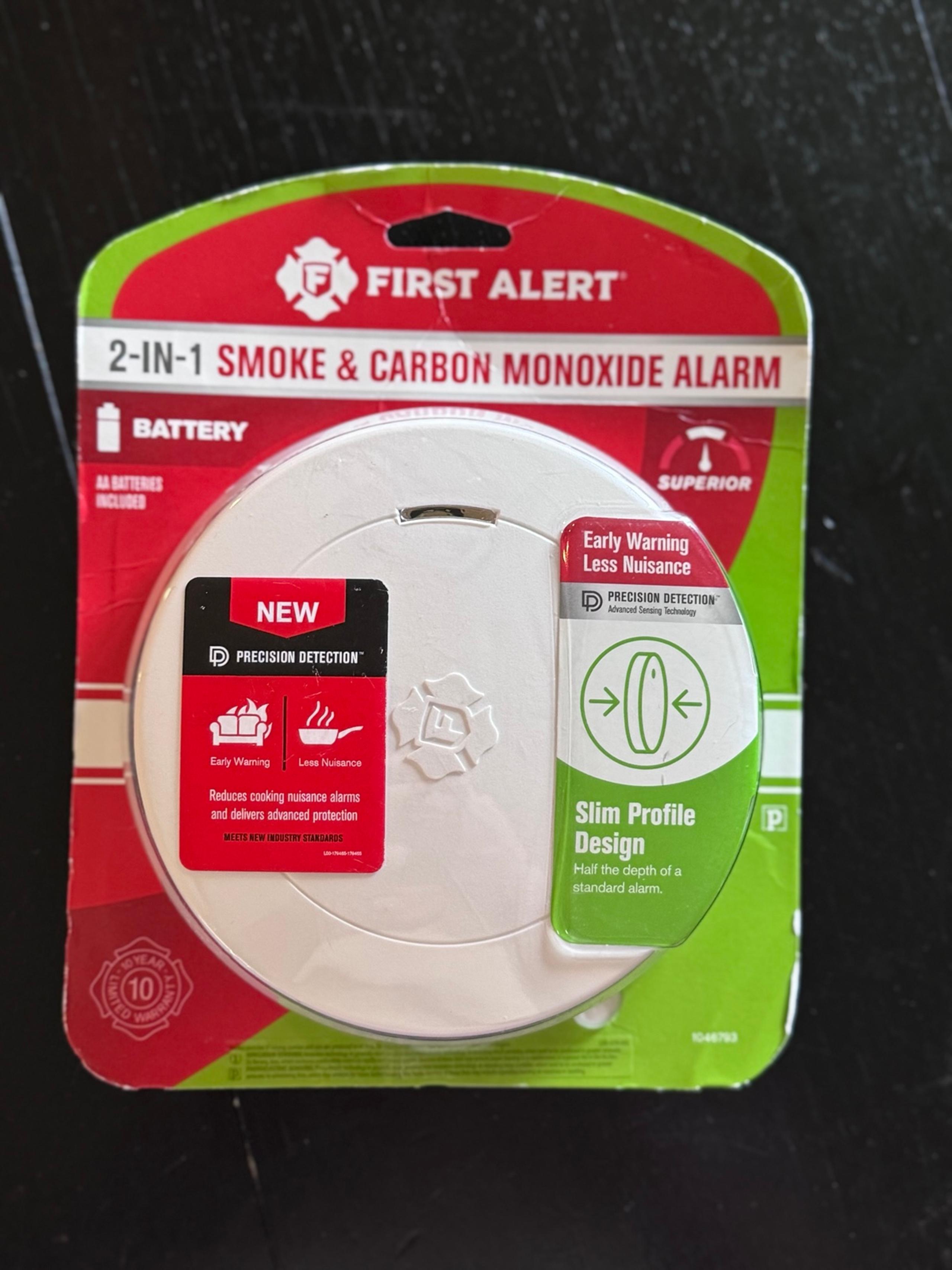 First Alert Slim Battery-Powered Photoelectric Smoke and Carbon Monoxide New