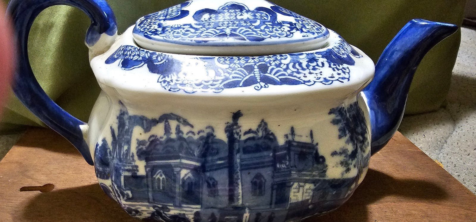 Exquisite Tea Pot