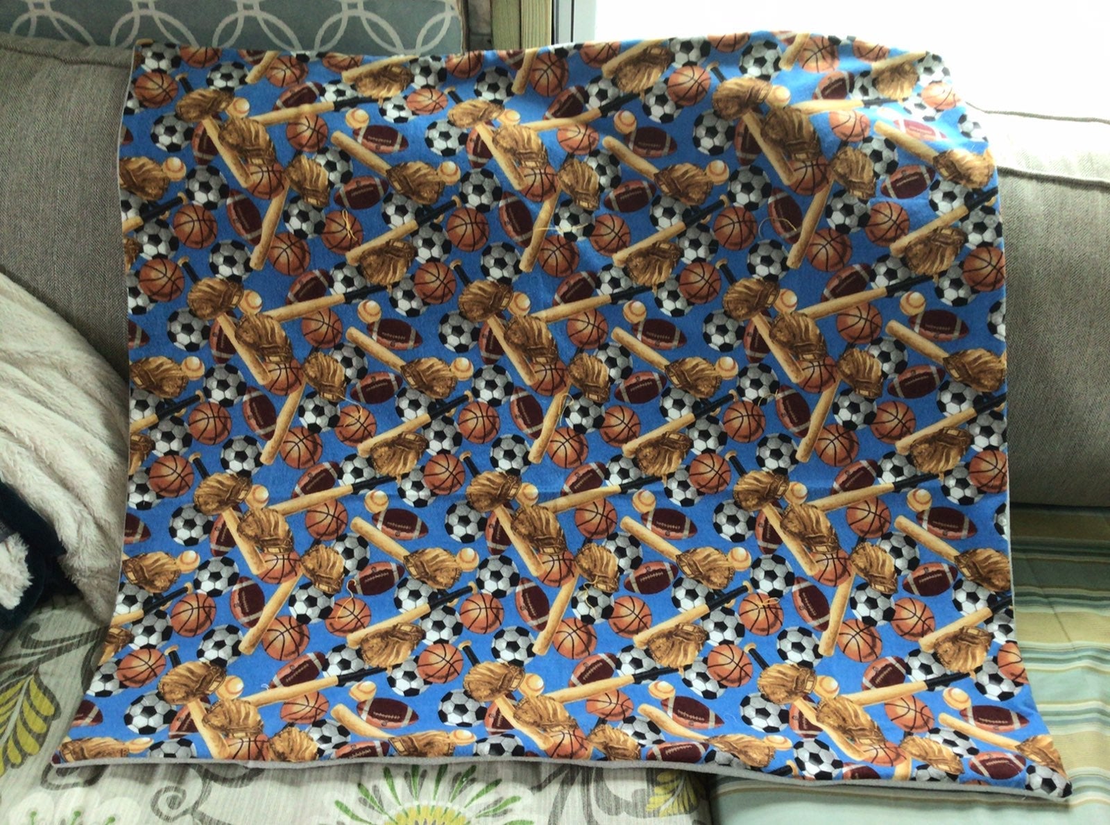 Sports decorative throw/ nap blanket