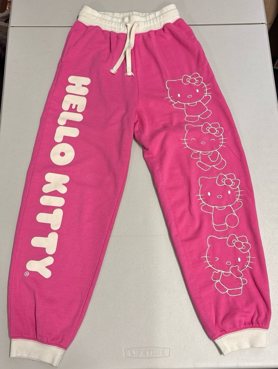 Universal Studios Hello Kitty (xs) pink pants Sanrio