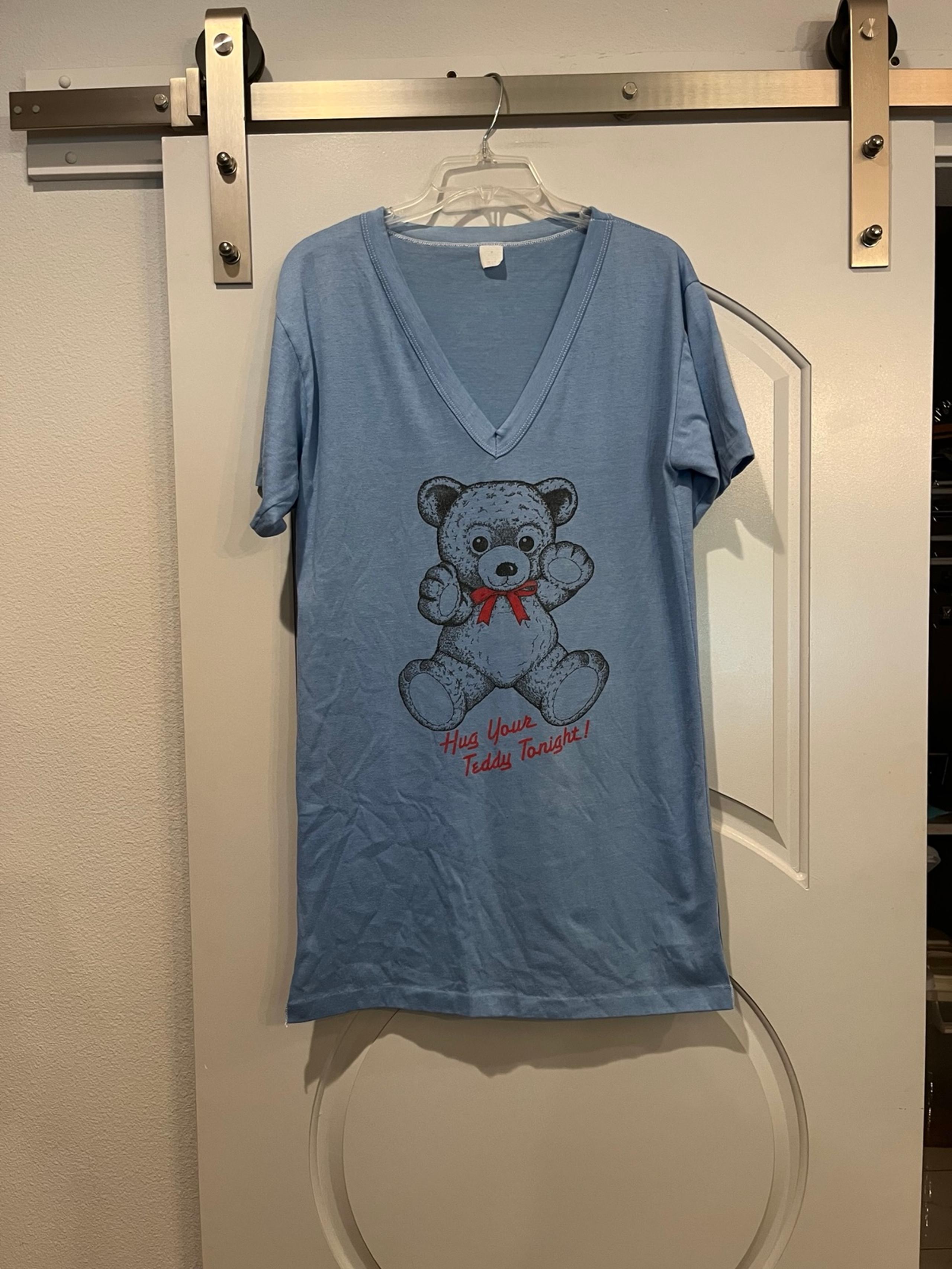 Vintage single stitch Blue V-Neck Teddy Bear night shirt. GUC! So retro!