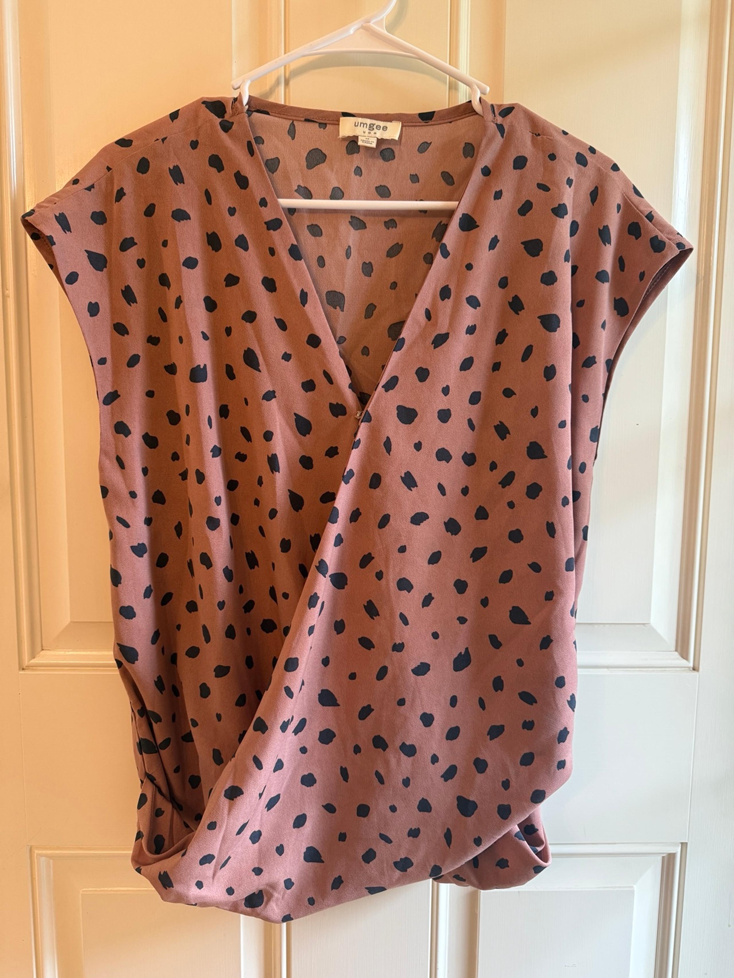Umgee short sleeve blouse women’s size medium.