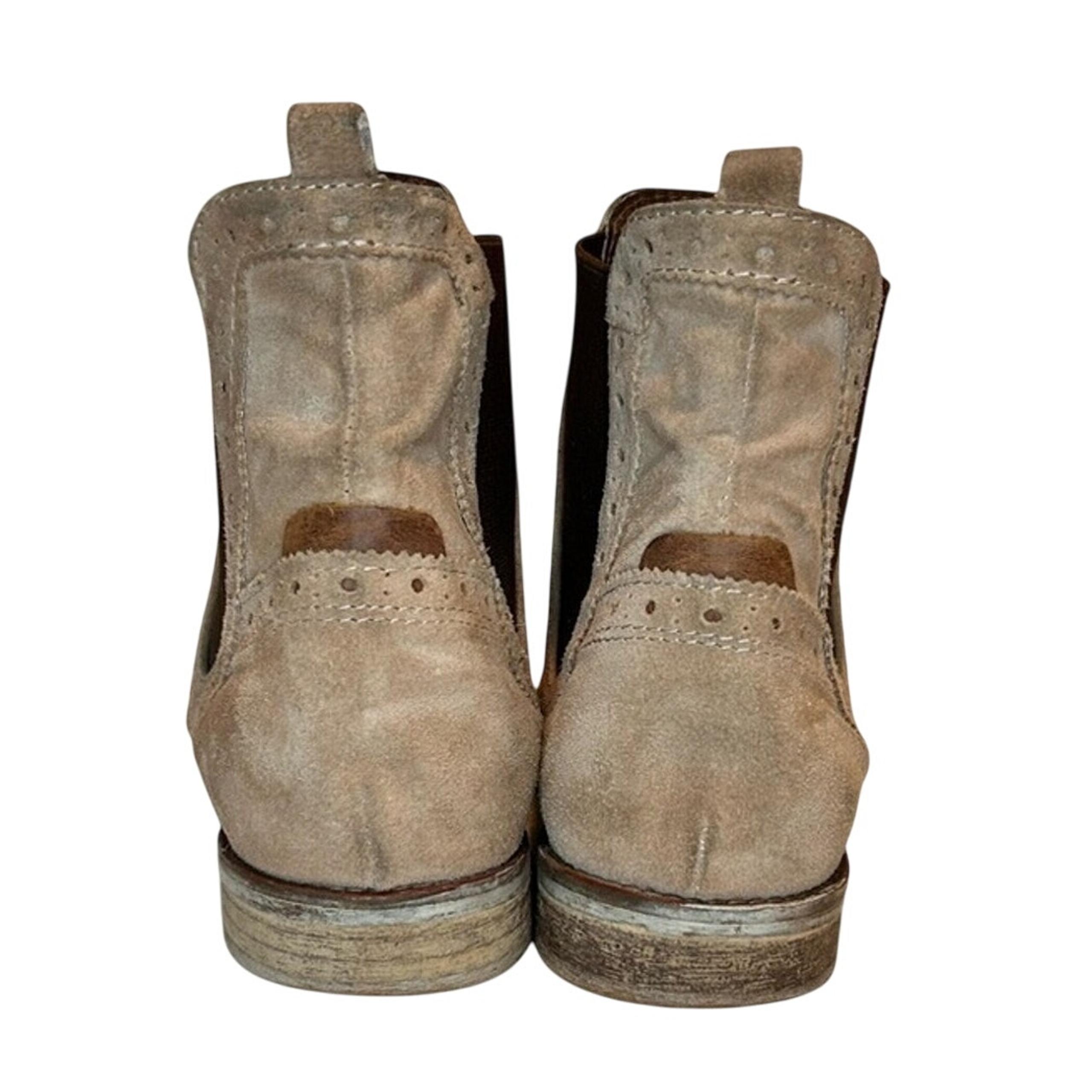 Sundance Tan Suede Monochrome Wingtip Chelsea boots- Size 8.5 39 Yellowstone