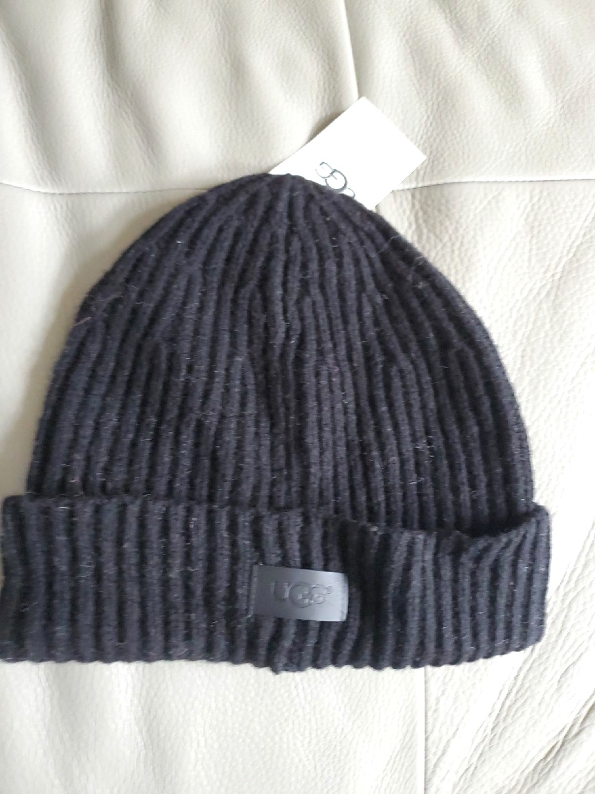 NWT Ugg Genuine Beanie Hat