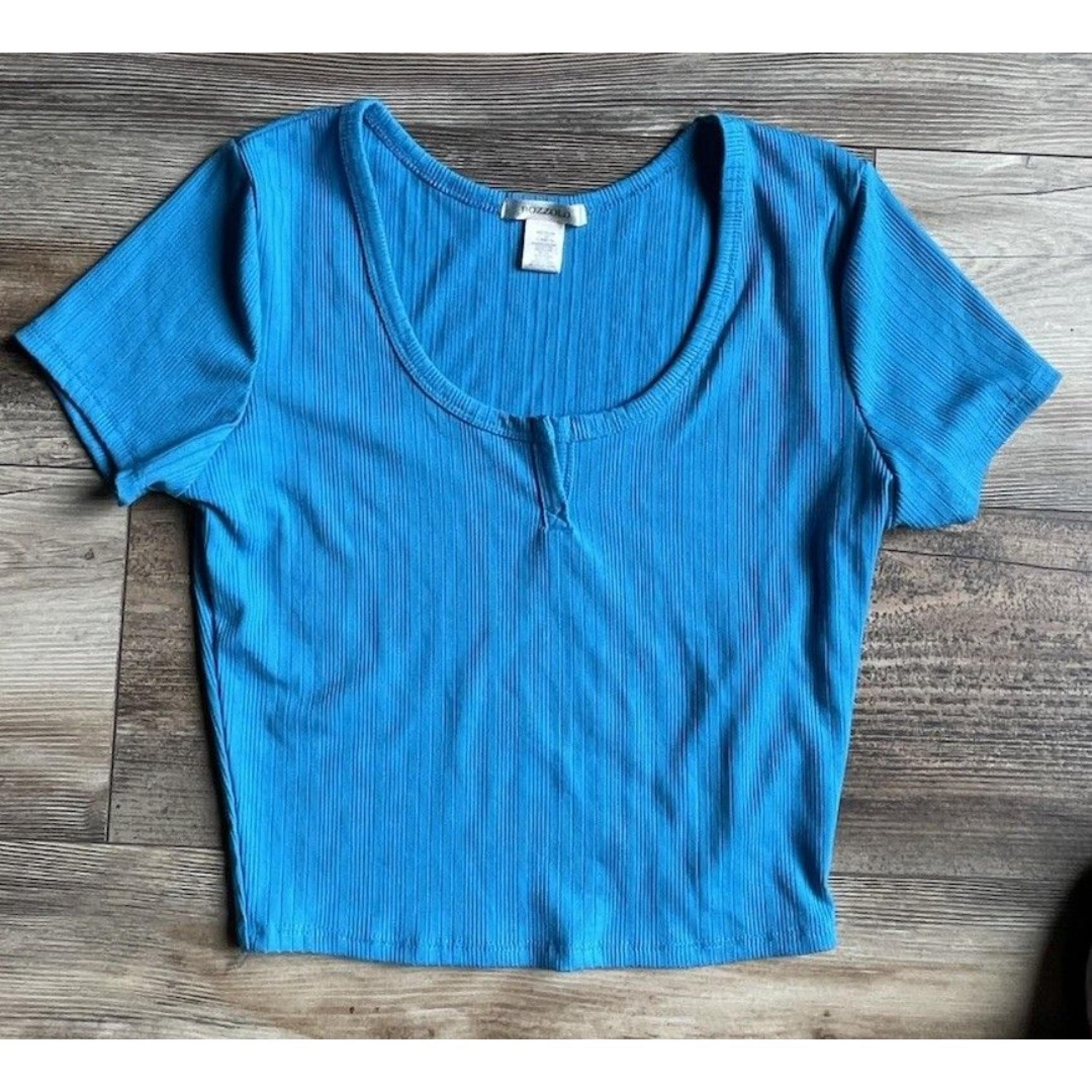 Bozzolo Women's Ribbed Blue Crop Top  V-Neck Short Sleeves