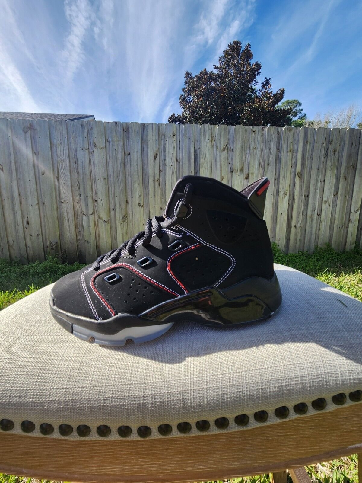 Nike Air Jordan Shoe 6-17-23 Black And Red Kids Size 5y.