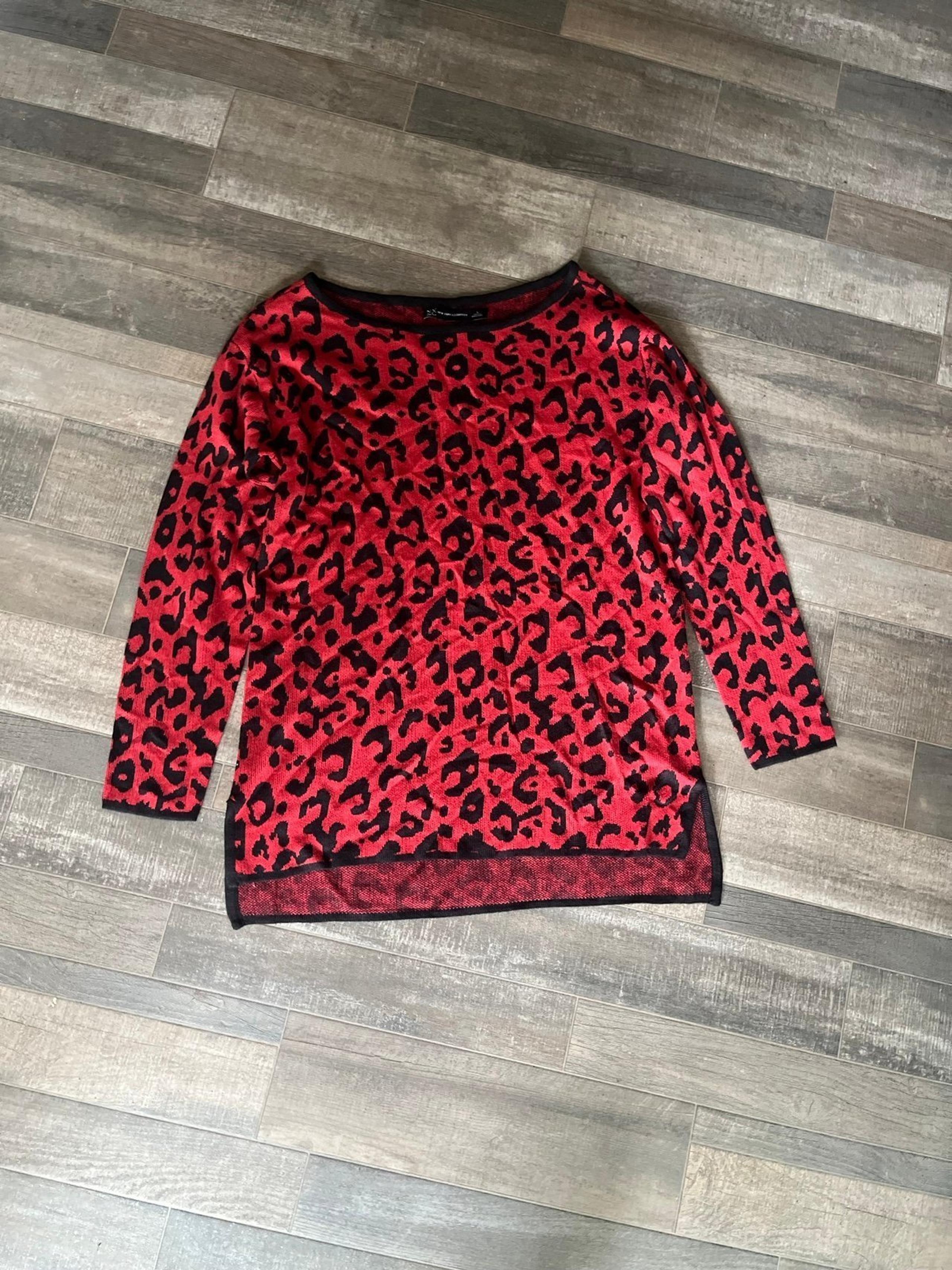 New York & Company Red Animal Print Knit Tunic Sweater Size Large Winter Fall