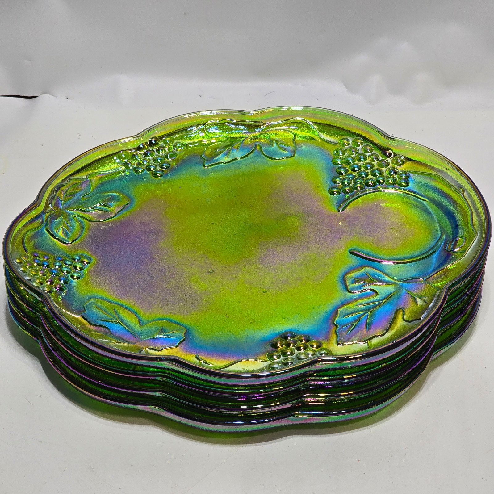 Vtg Iridescent Green Indiana Glass 4pc Harvest Grape Snack luncheon PLATES