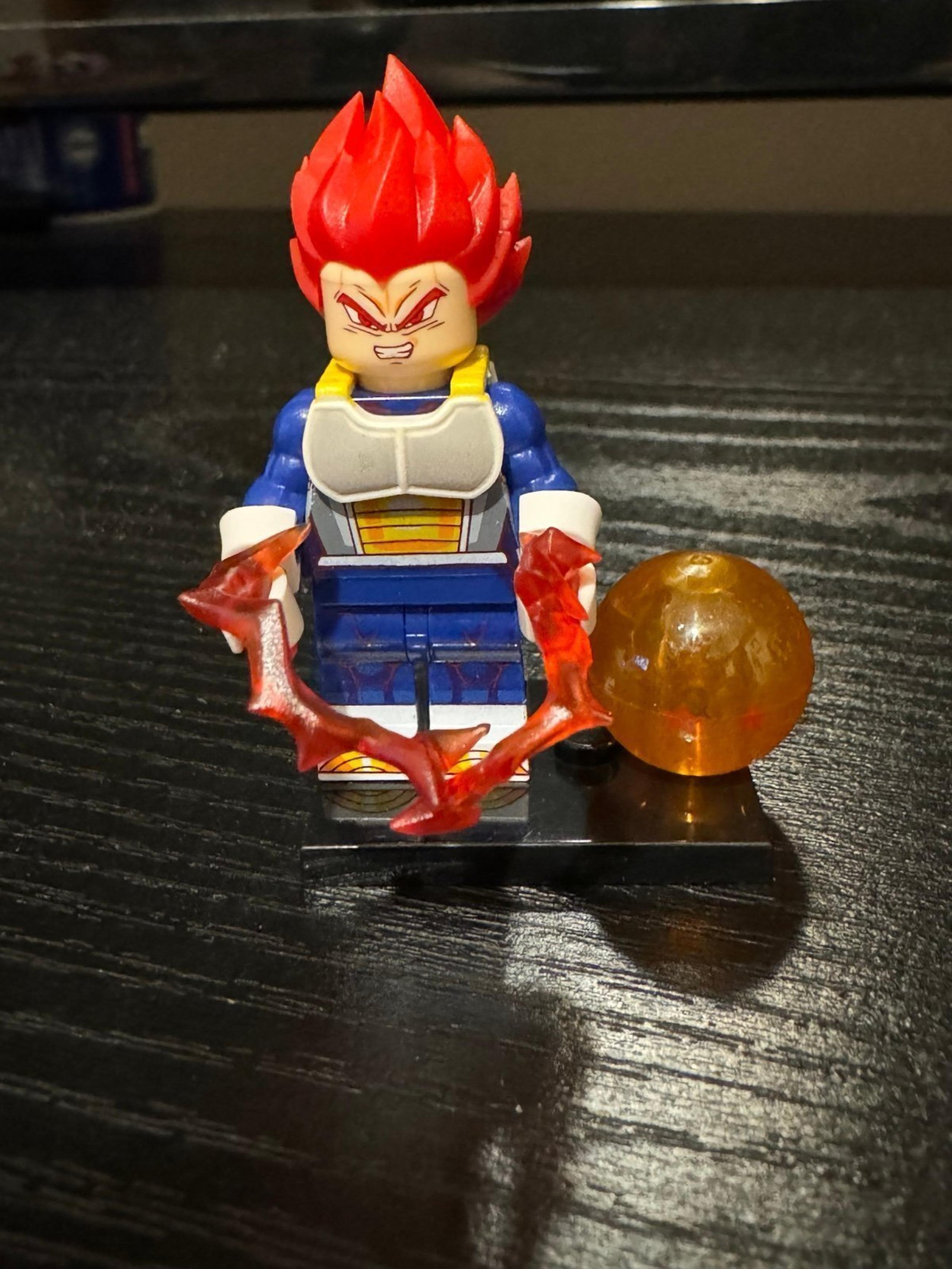 Super saiyan god Vegeta Mini Figure
