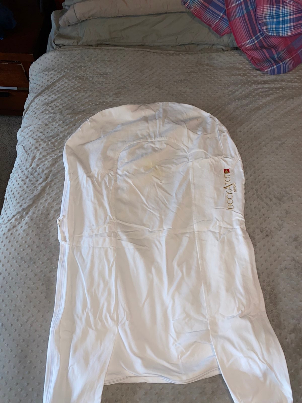 White dockatot grand cover