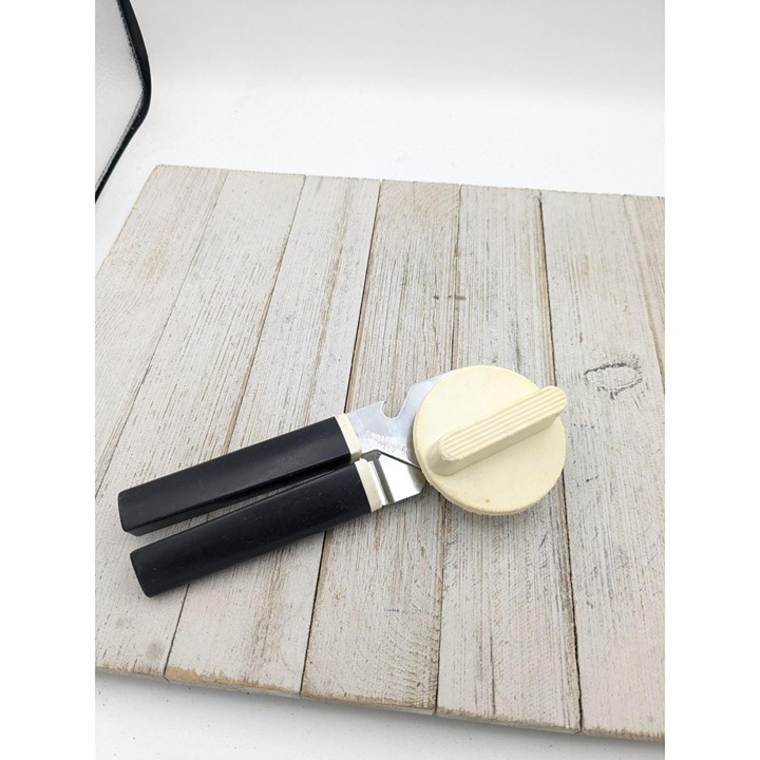 Farberware Can Opener Italy Black Plastic 7 3/8"