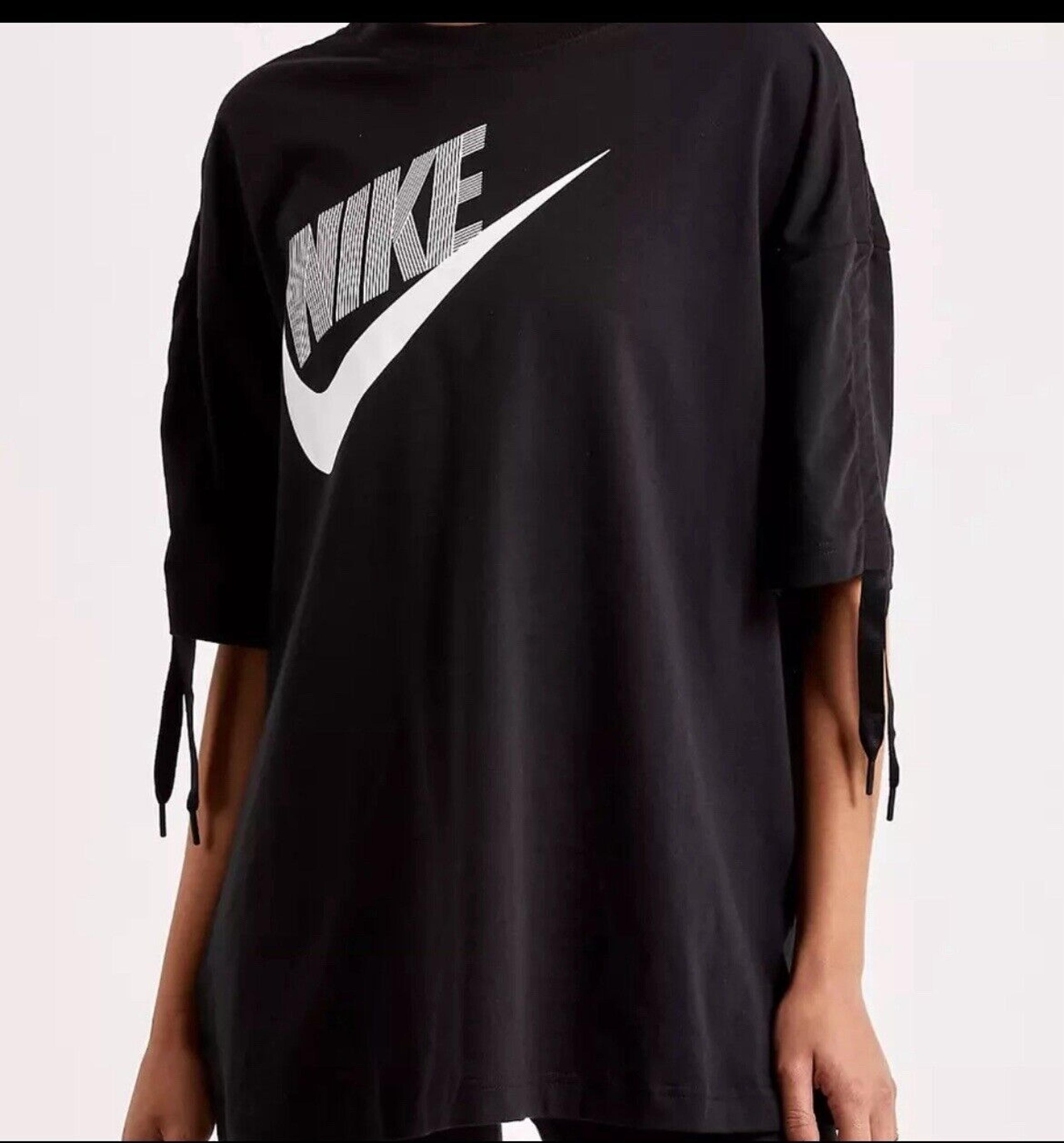 Nike Women's Size XS Sportswear Dance Graphic T-Shirt Black DV0335-010