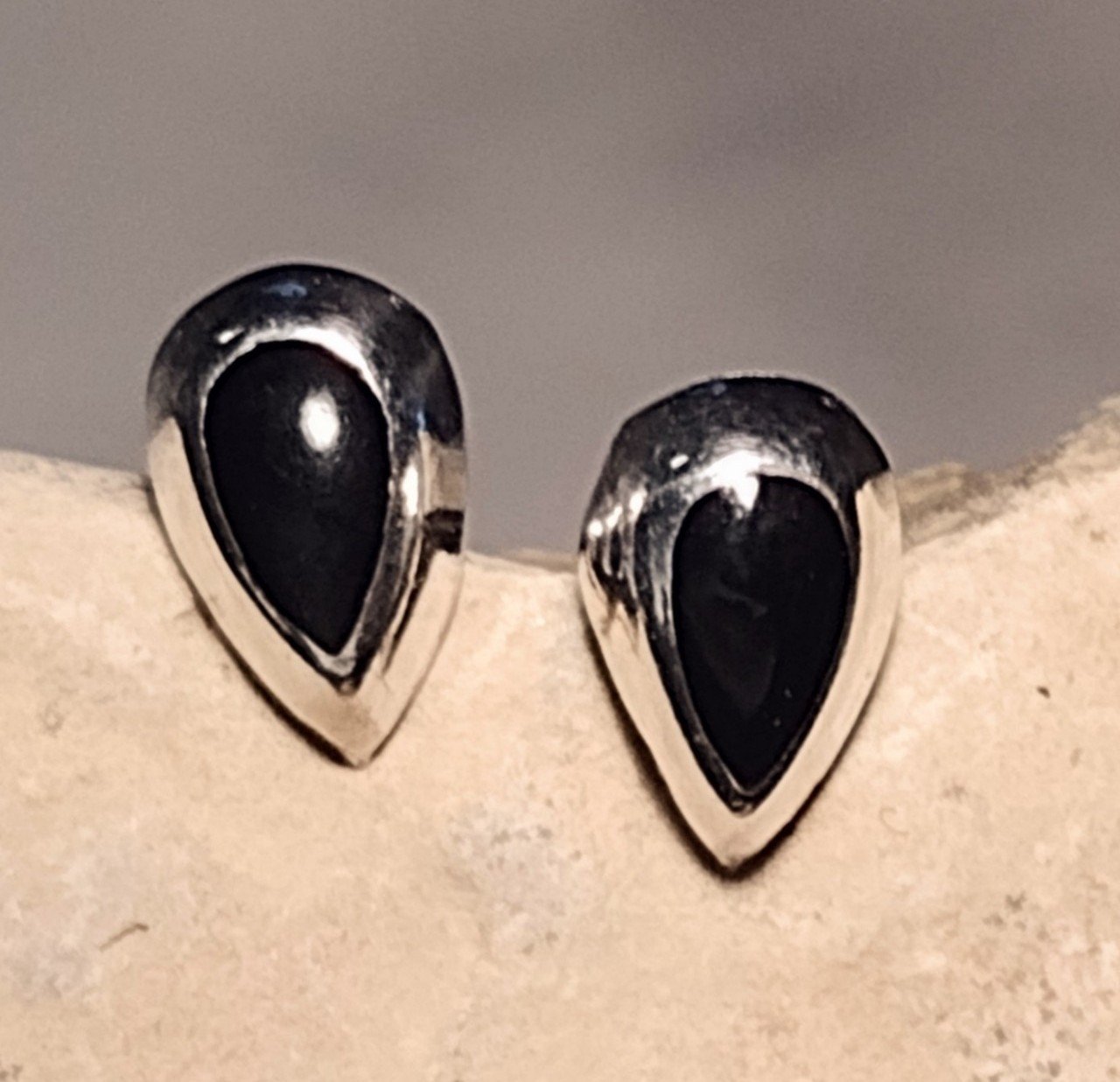 Vintage Southwestern Onyx Sterling Silver Teardrop Stud Earrings