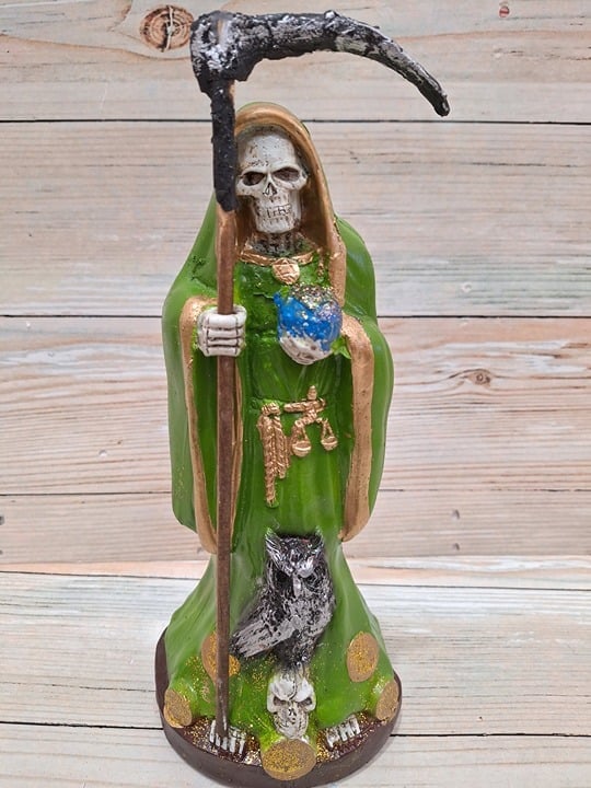Santa muerte color Hecha a Mano Verde size 13 handmade Color Green and Gold