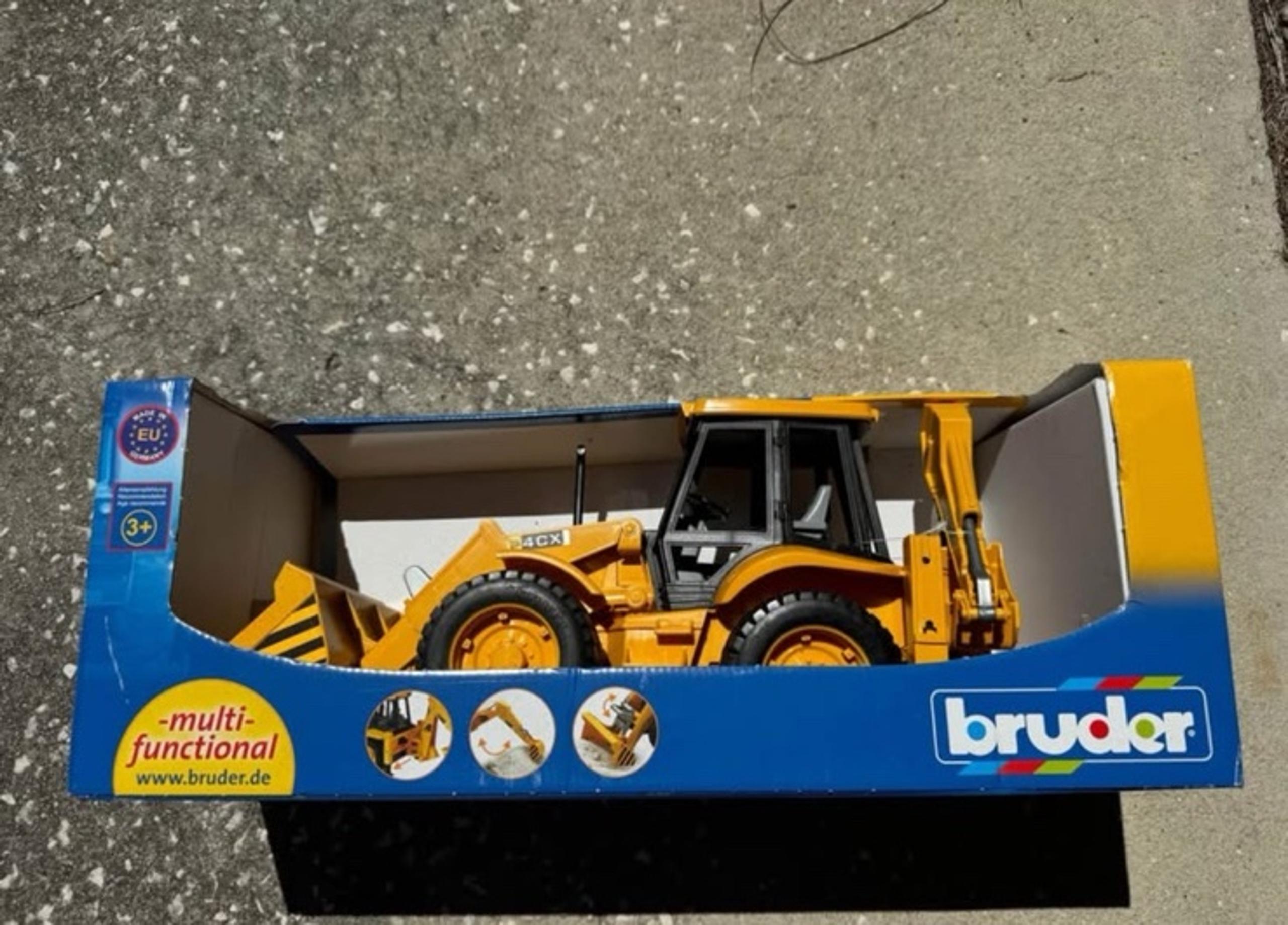 BRUDER Trucks JCB 4cx Backhoe Loader New
