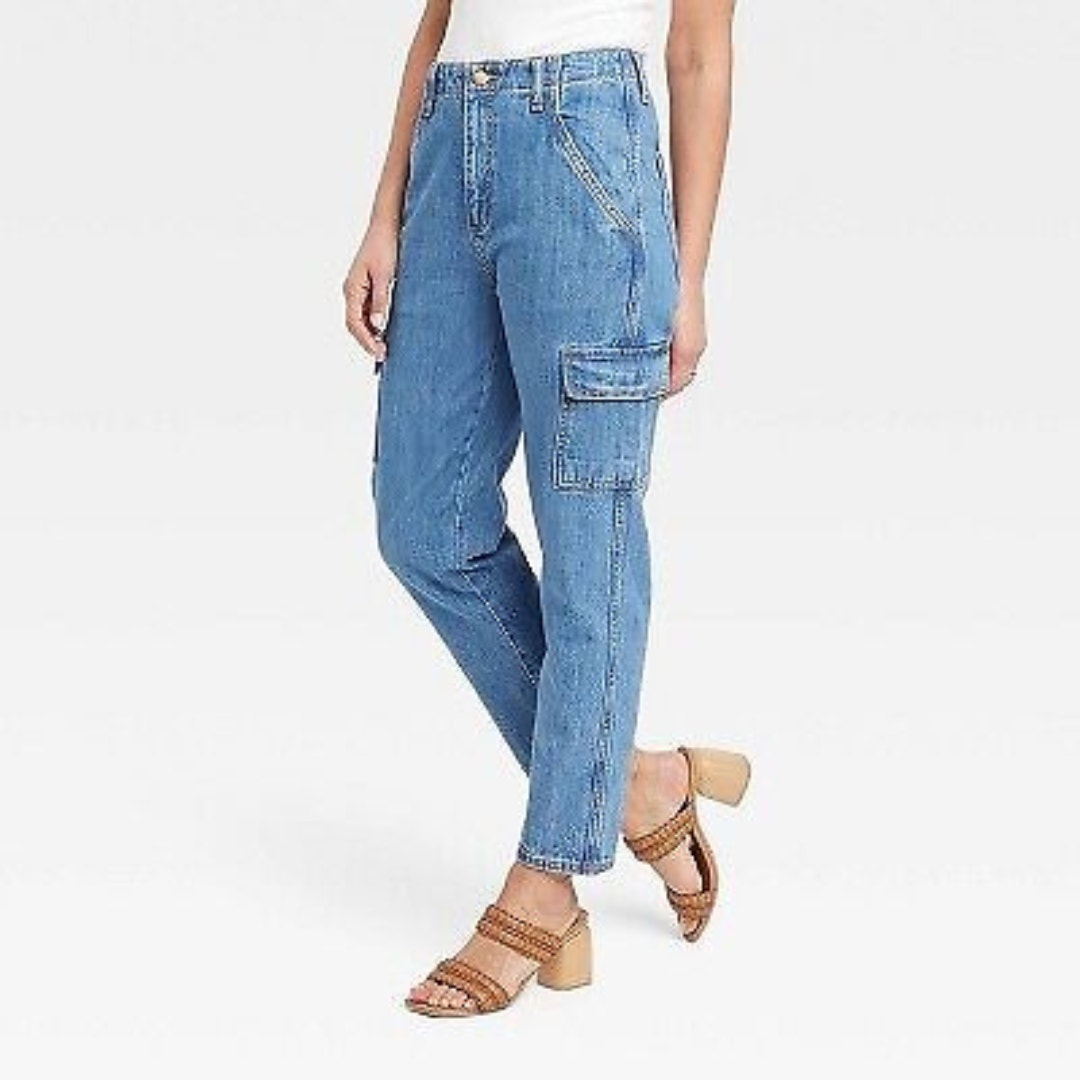 Universal Thread NWT Women's 10 Blue Medium Wash Mid-Rise Cargo Boyfriend Jeans