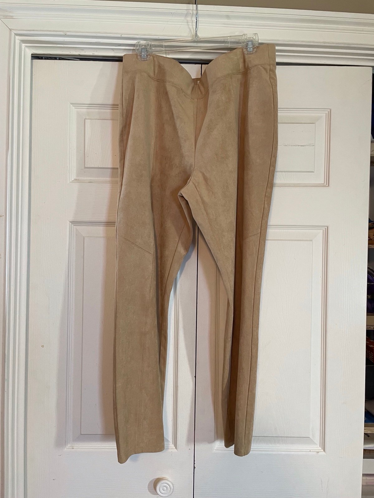 New Chico’s Zenergy Trisha Suede Legging Pant Tan Beige Pull On Size 2 Large