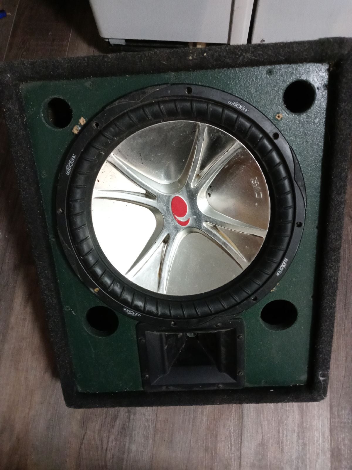 YAMAHA SM101V BOX AND KICKER SVM SUBWOOFER SUBWOOFER
