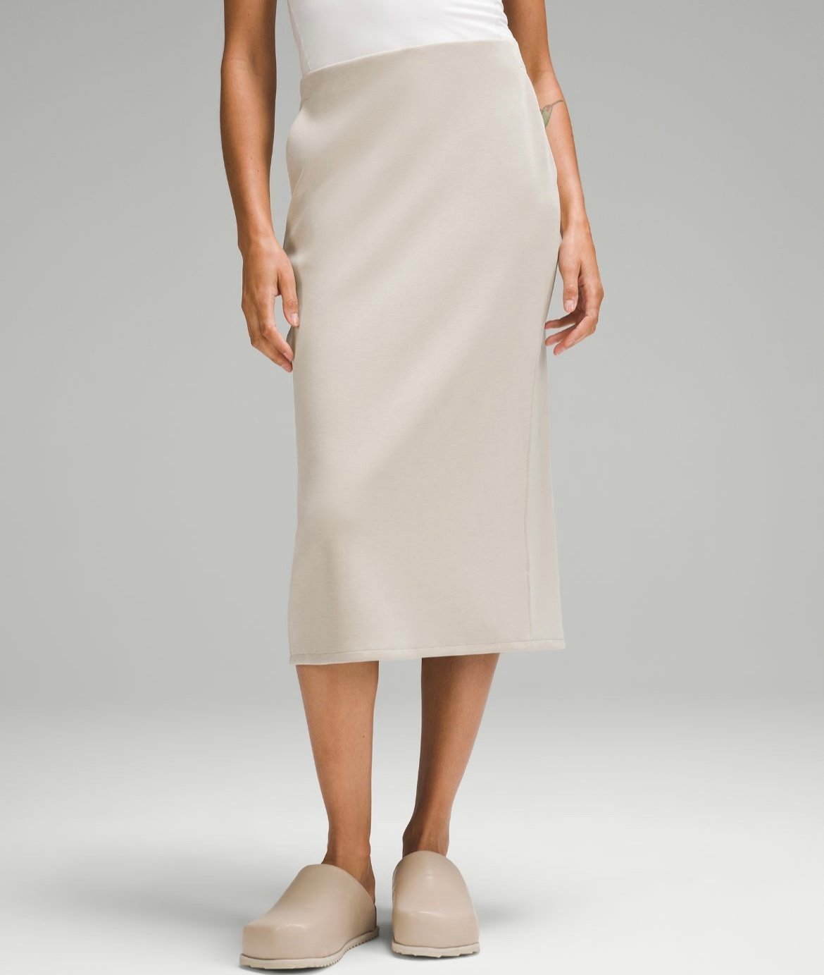 lululemon Softstreme High-Rise Midi Skirt Size4 Tan