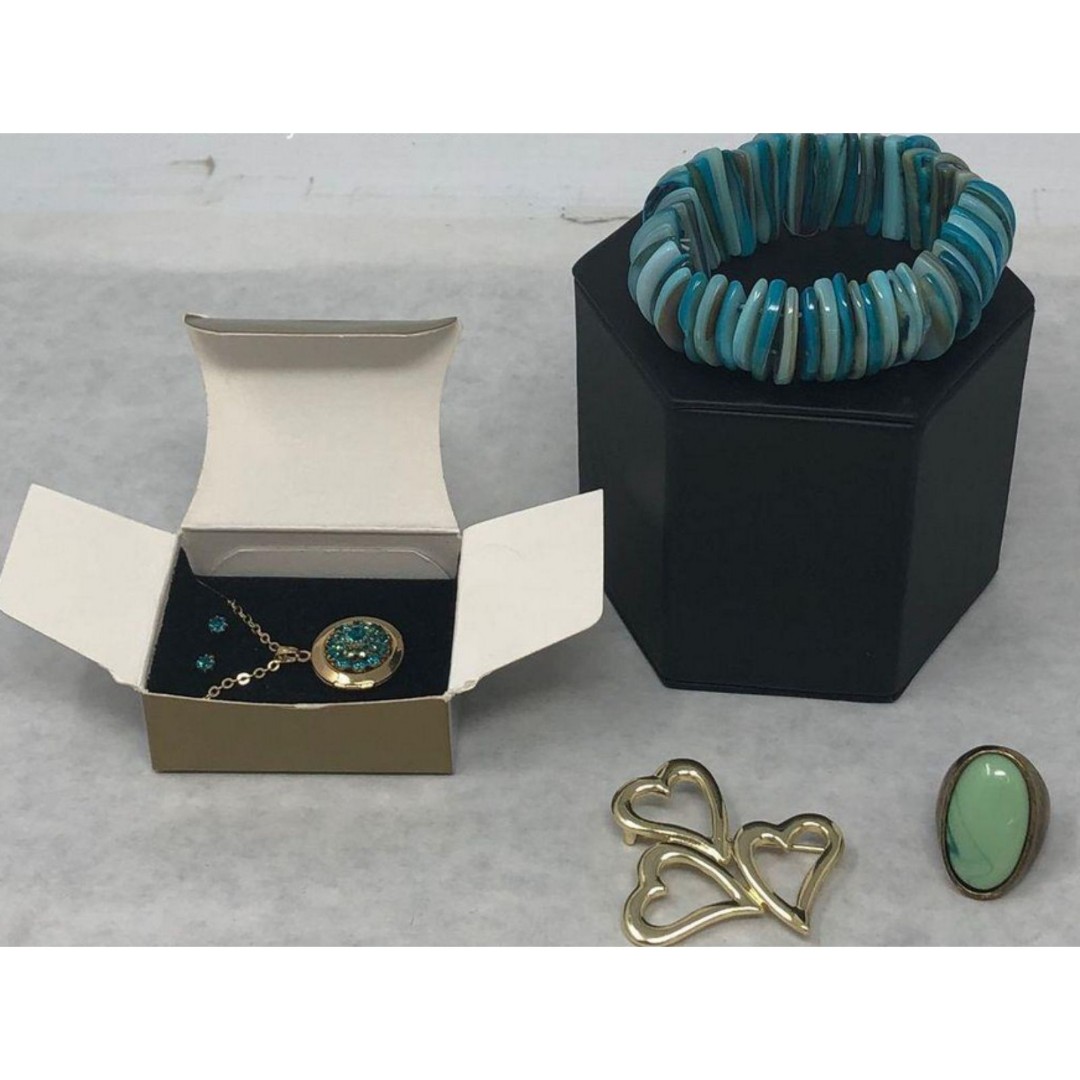 Sea Green Avon Necklace/Earrings & MOP Pull On Bracelet, 7.5 Ring, Heart Brooch