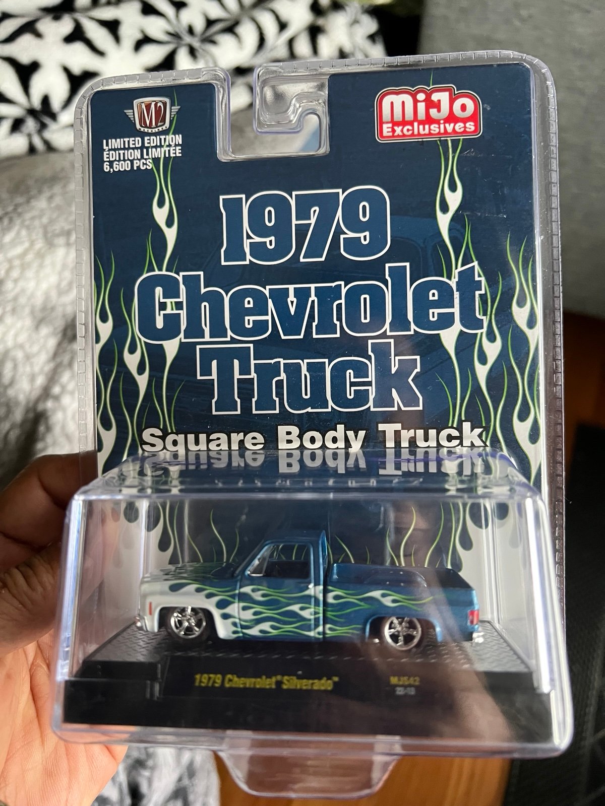 M2 Machines / Mijo Exclusive 1979 Chevrolet Silverado Square body