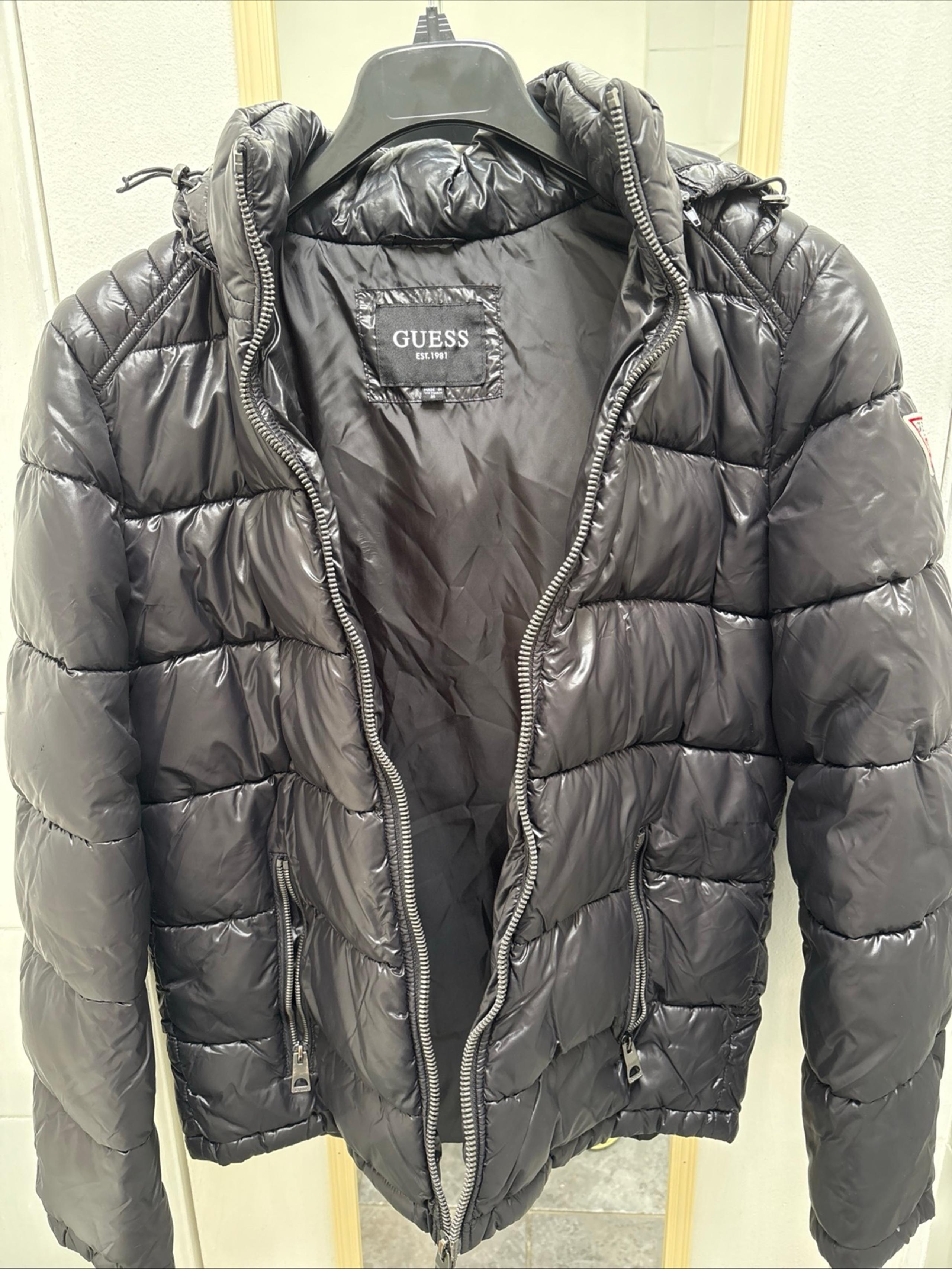 Guess Men’s Hooded Puffer Coat Medium Size