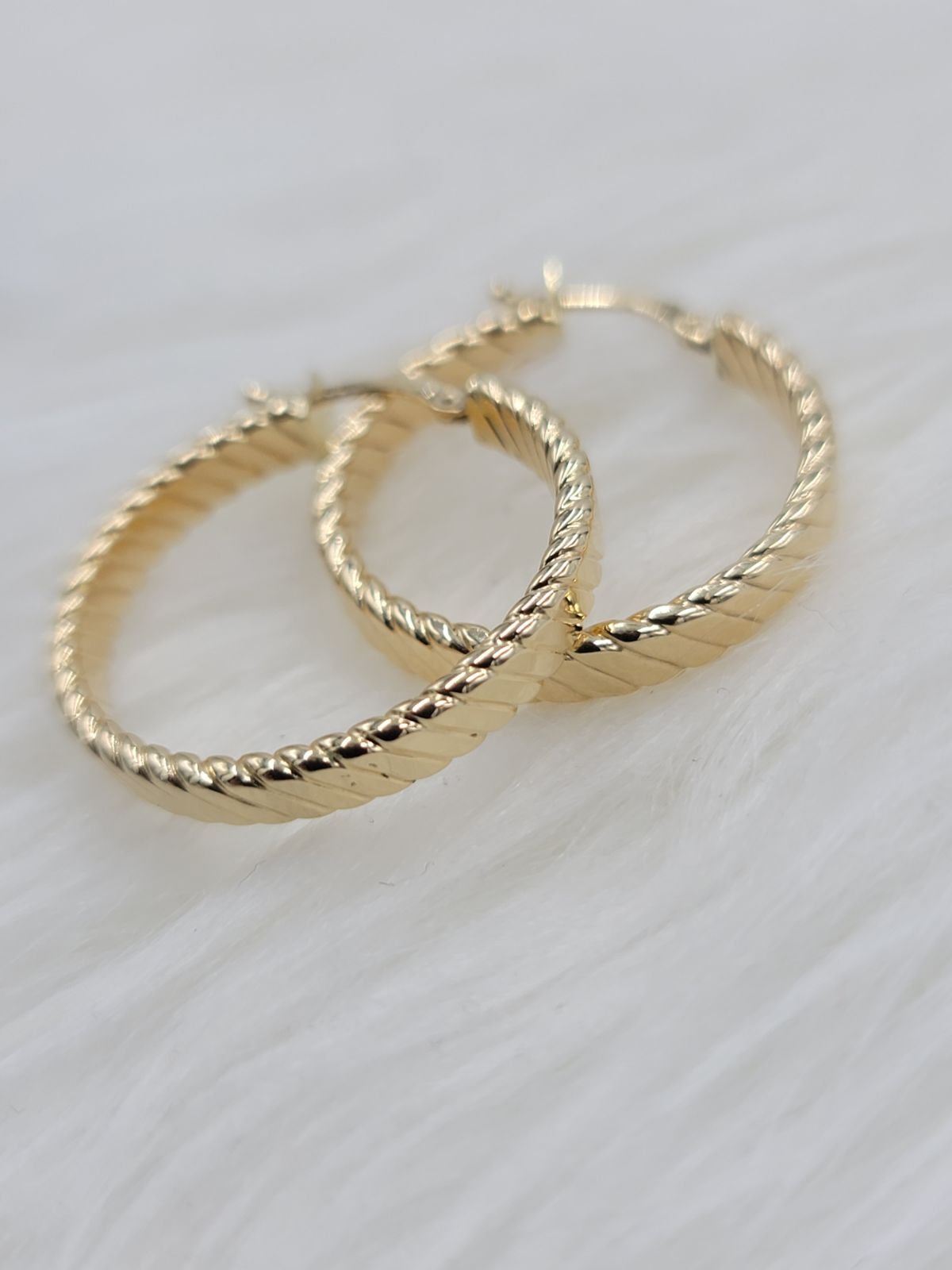 14k Gold Straight Croissant Hoop Earrings