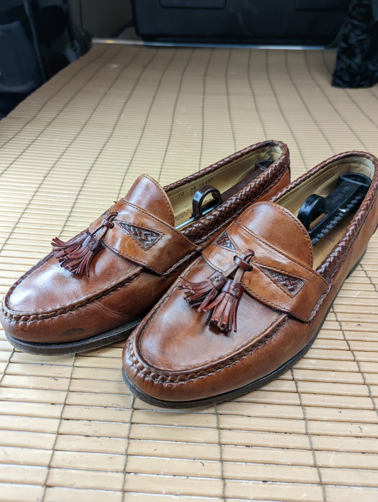 Allen Edmonds Leather Loafer Tasseled Maxfield #47716 Chili Brown Leather. Bra