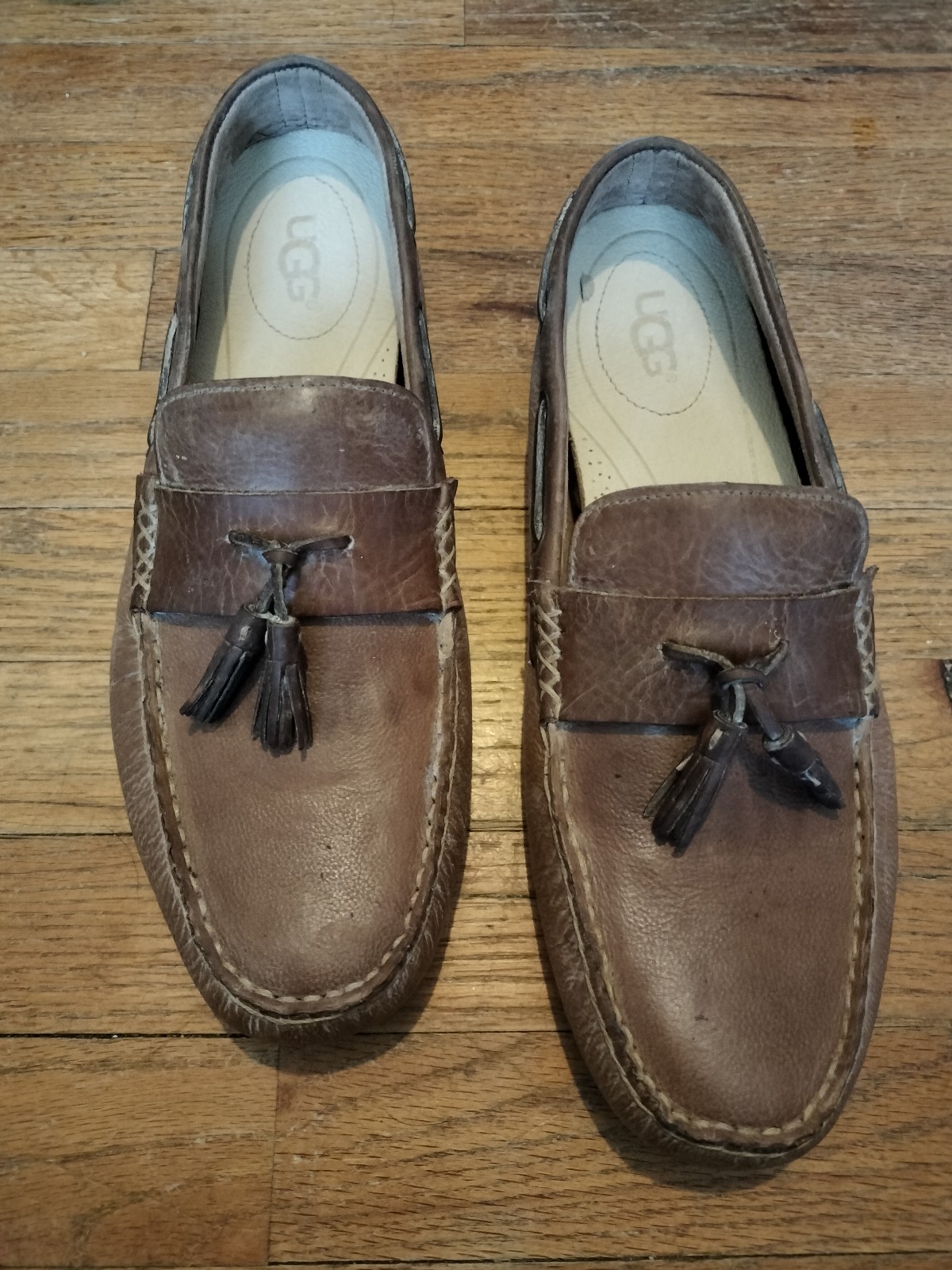 Ugg loafer with tassel