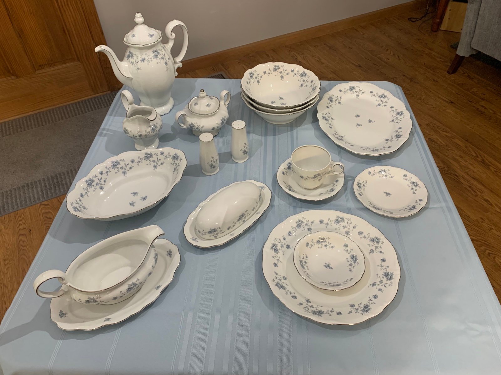 Johann Haviland blue garland collection