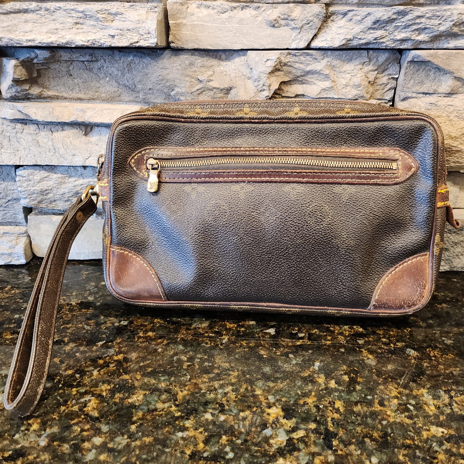 Authentic LOUIS VUITTON Dragonne GM Second Cosmetic Bag Purse Monogram Wristlet